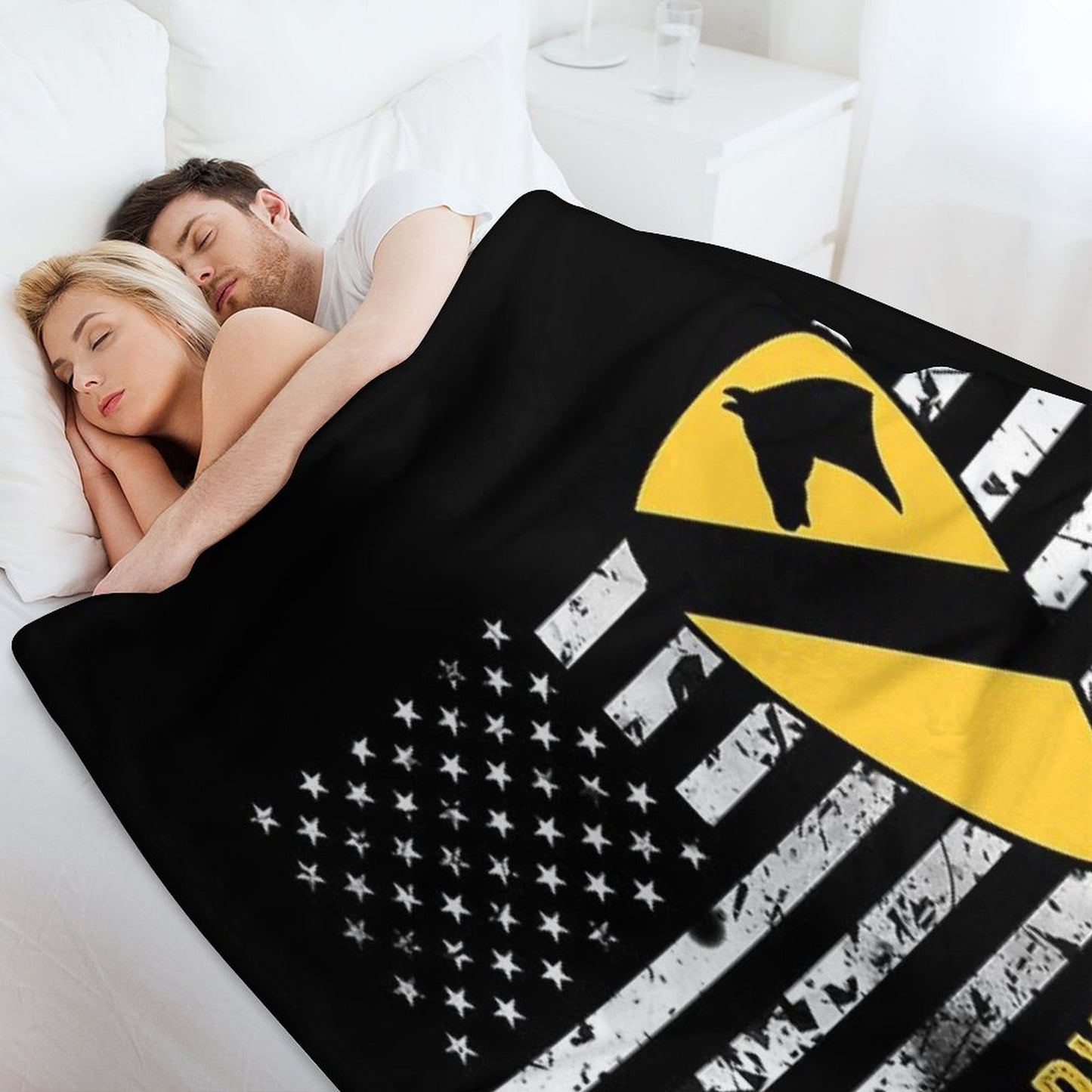 1st Cavalry Division (Distressed Flag) Gift-ready Throw Blanket