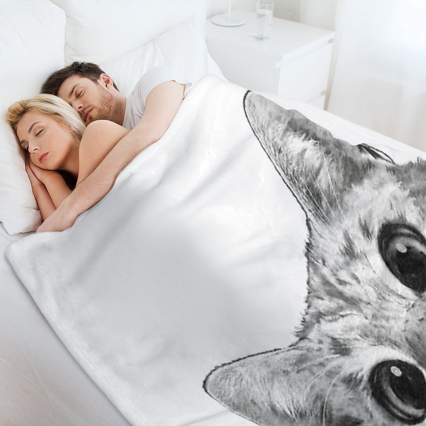 Sneaky Cat Machine-washable Throw Blanket