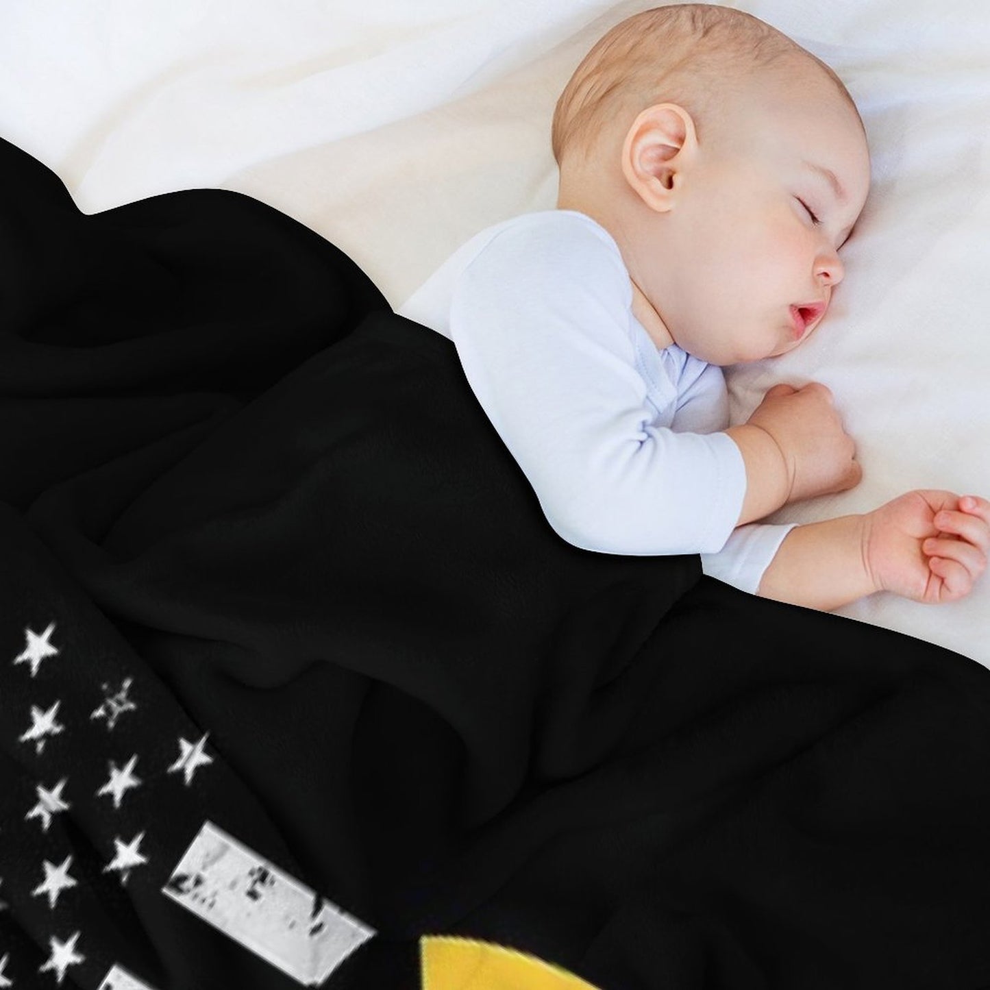 1st Cavalry Division (Distressed Flag) Gift-ready Throw Blanket