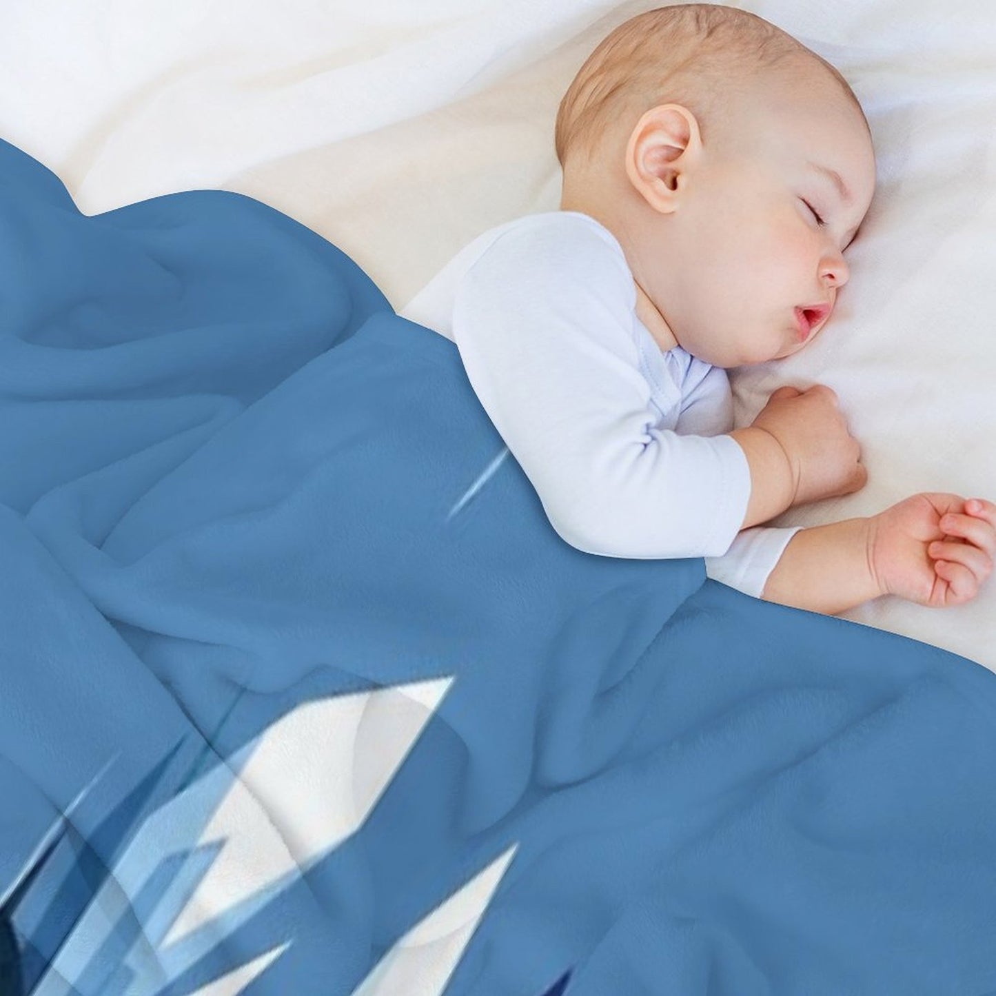 Ori Sleeping - Ori And The Will of Wisps - In The Blind Forest Anti-pilling Throw Blanket