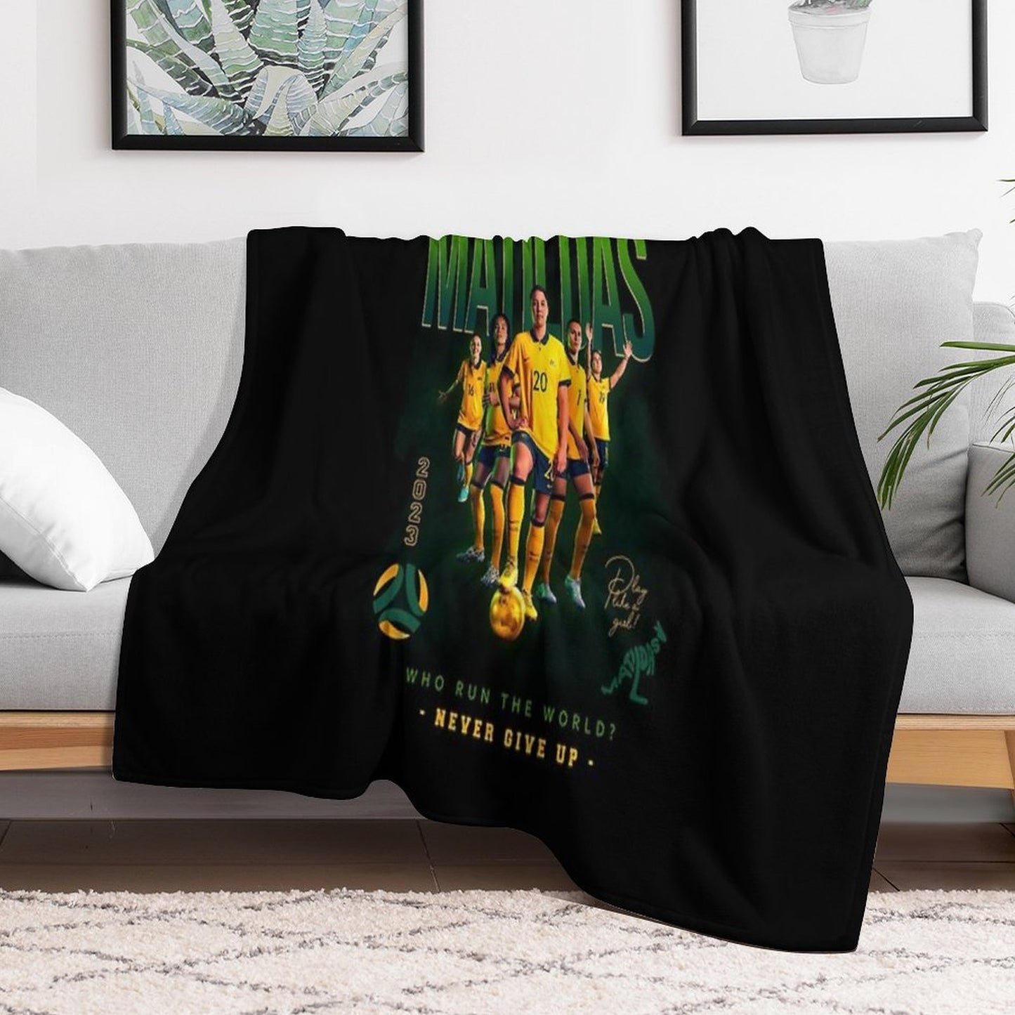 Matildas Velvety-soft Throw Blanket