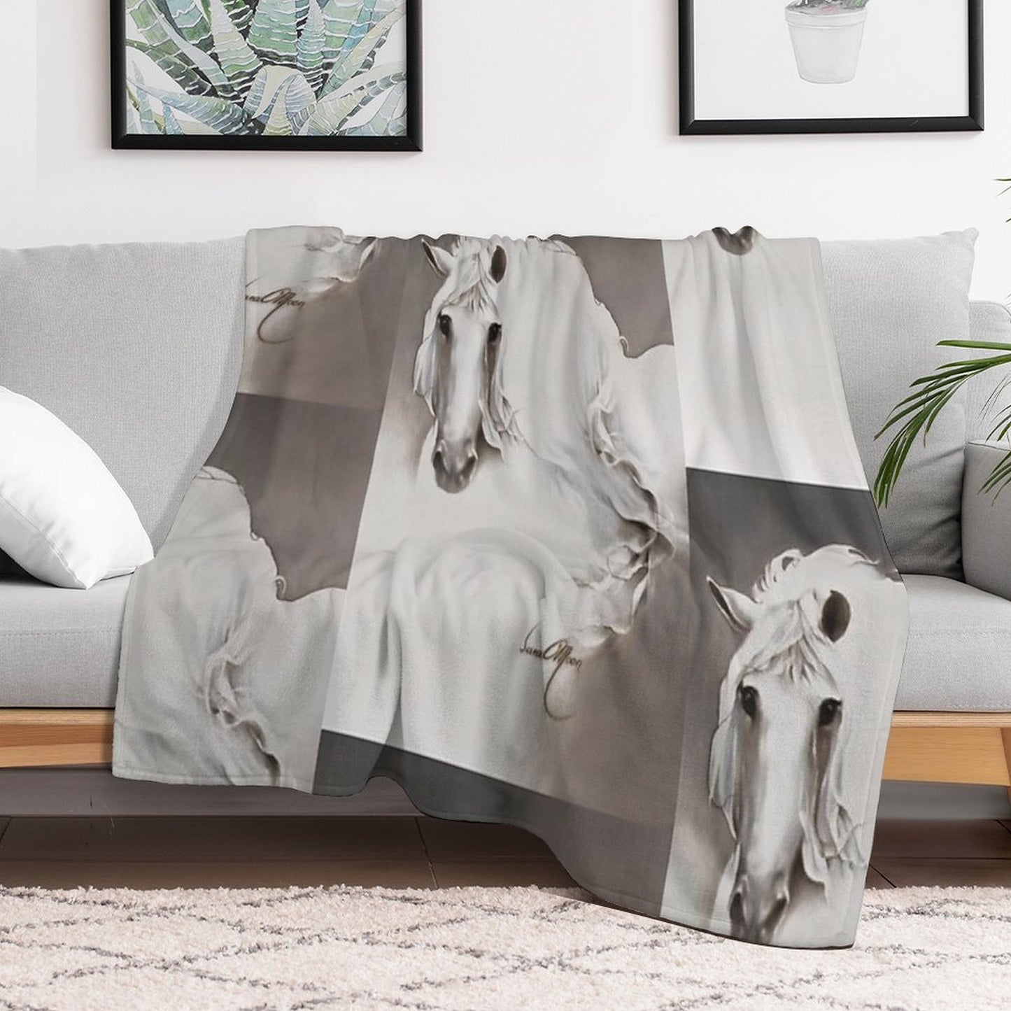 The Queen Anti-pilling Throw Blanket