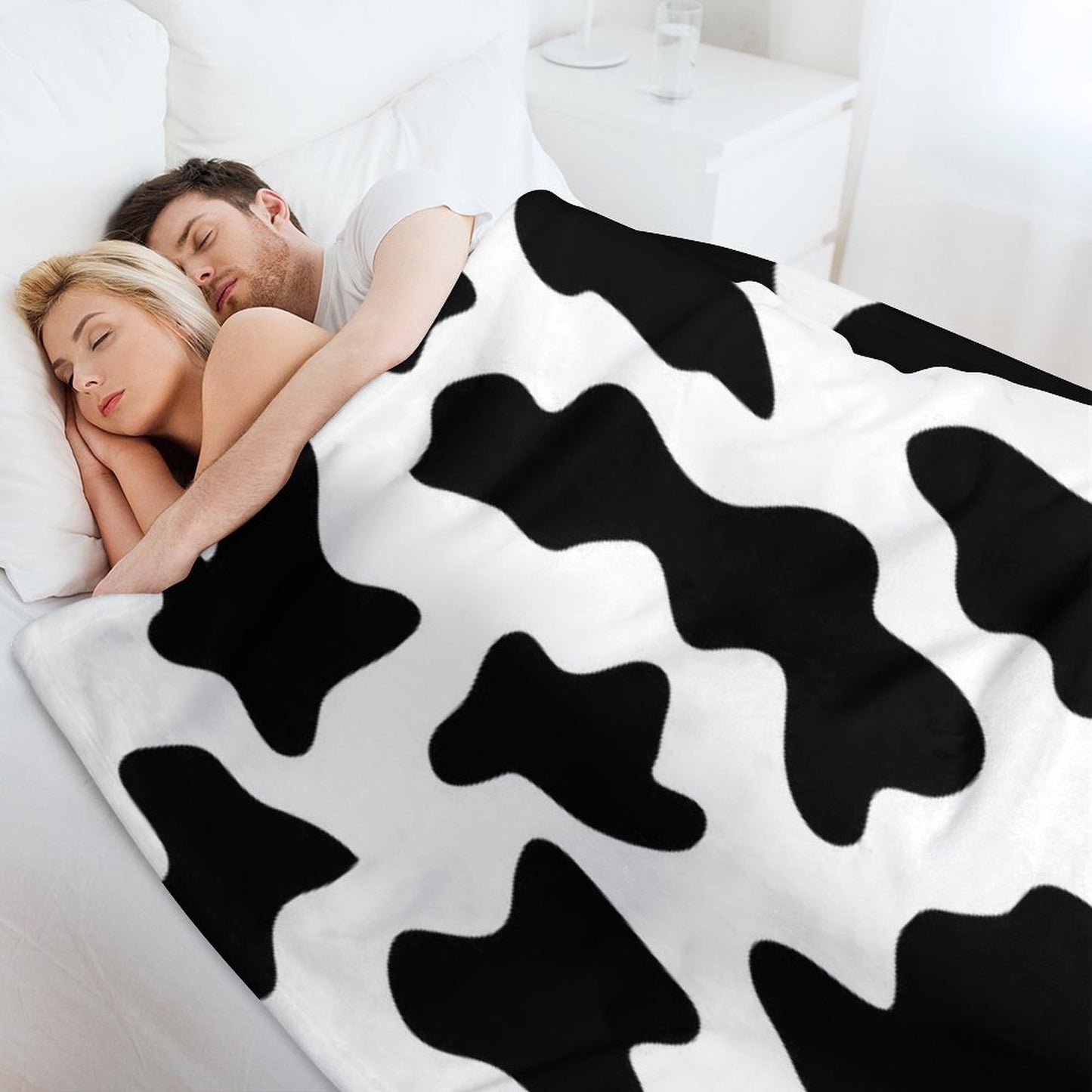 1980s Black White Ranch Farm Barn Animal Dairy Cow Print Velvety-soft Throw Blanket