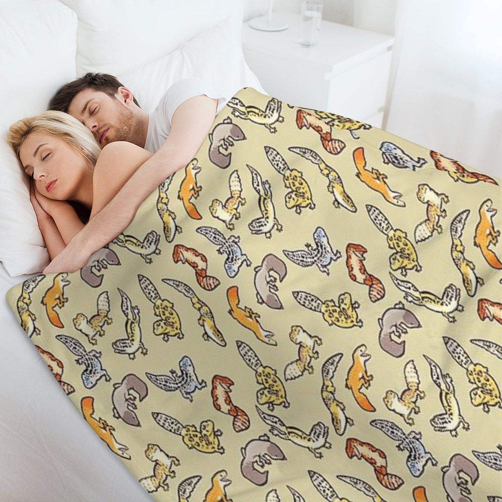 Chub Gecko Babies Wrinkle-free Throw Blanket