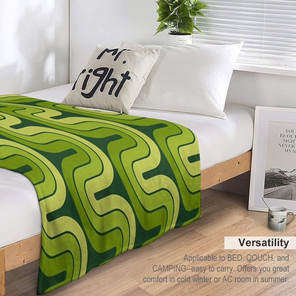 Retro Geometric Gradated Design Avocado Green Wrinkle-free Throw Blanket