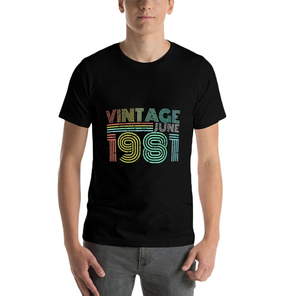 Womens 40th Birthday Gift Vintage June 1981 40 Years Old  Lightweight T-Shirt