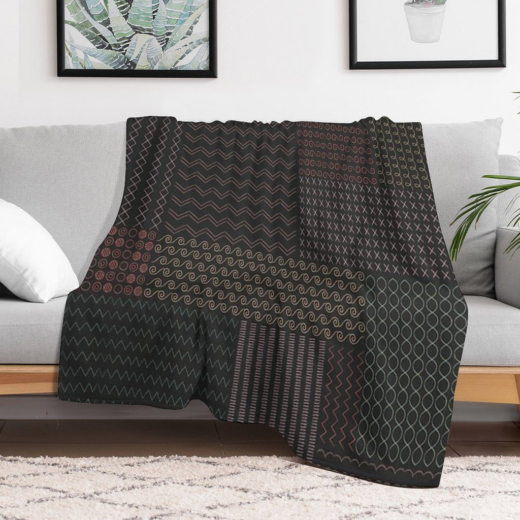 Minimalist Geometric Patterns Shrink-resistant Throw Blanket