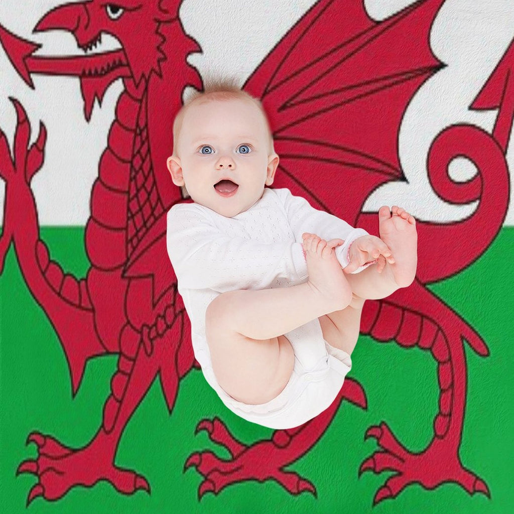 Cymru  Wales - The Welsh Dragon Flag Wrinkle-free Throw Blanket