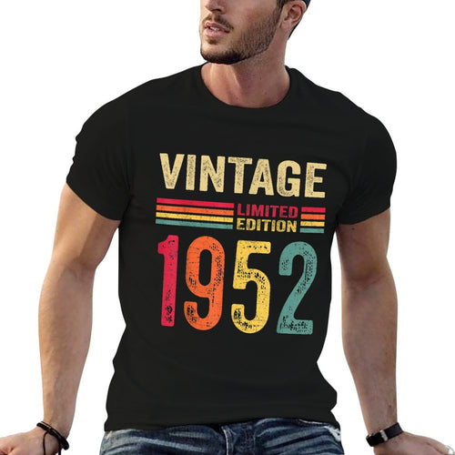 70 Year Old Gifts Vintage 1952 Limited Edition 70th Birthday  Lightweight T-Shirt