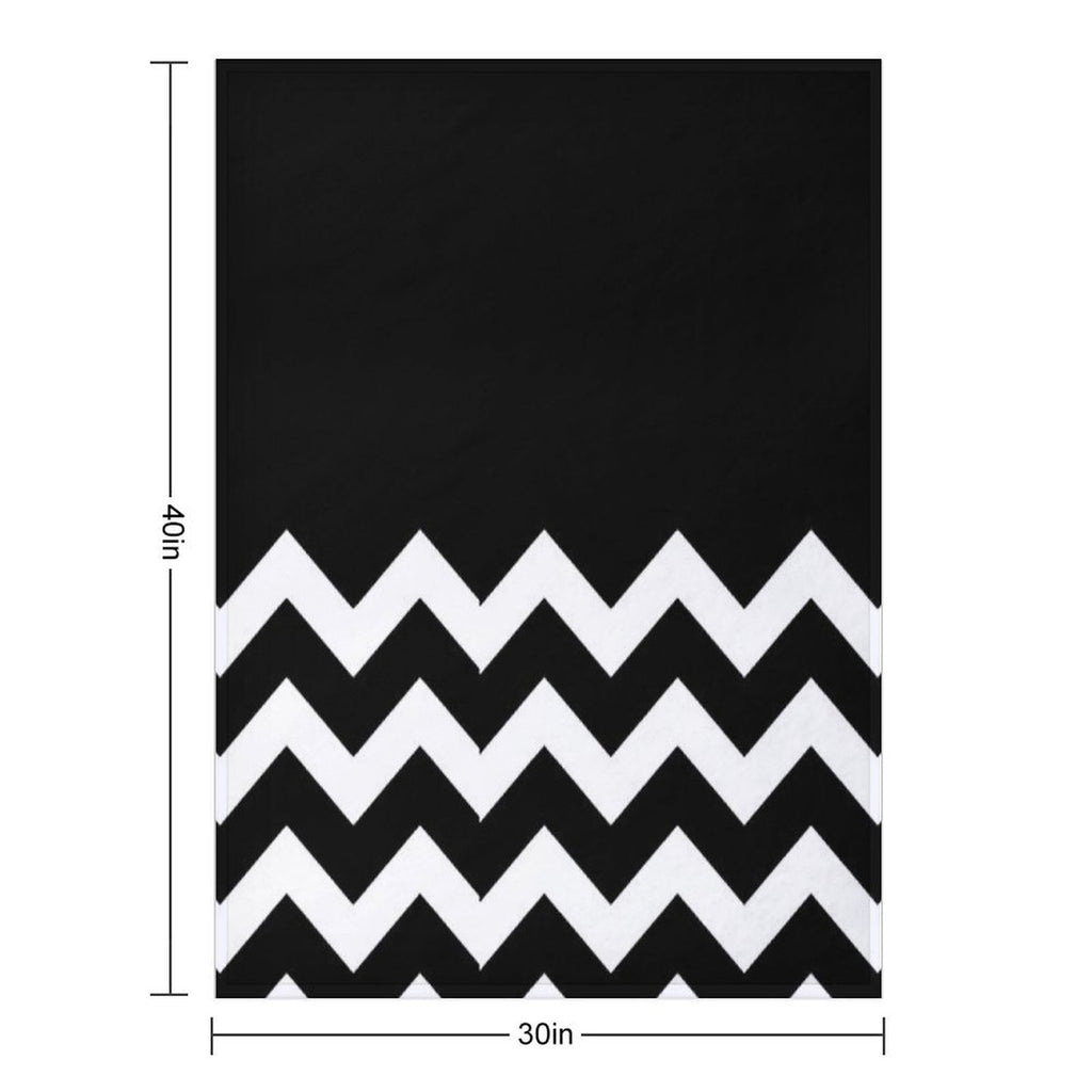 WHITE AND BLACK CHEVRON ZIG ZAG  HALF TONE PATTERN - BY OZCUSHIONSTOO Durable Throw Blanket