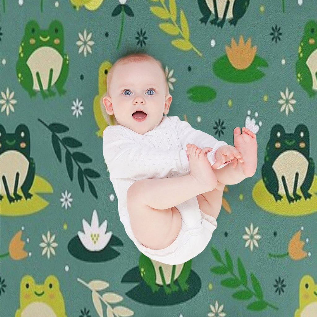 Cute Frogs Pattern Versatility Throw Blanket