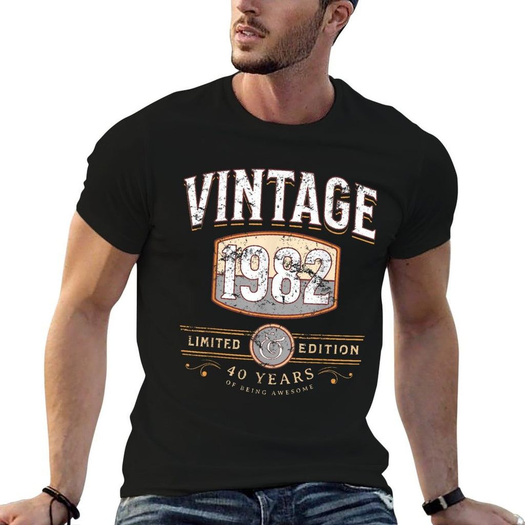 40 Years Old Vintage 1982 Limited Edition 40th Birthday  Ribbed Collar T-Shirt