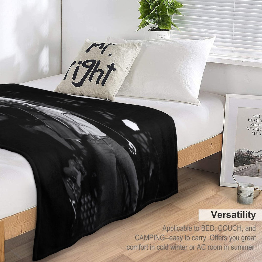 Bon Bon Great Perform Lightweight Throw Blanket
