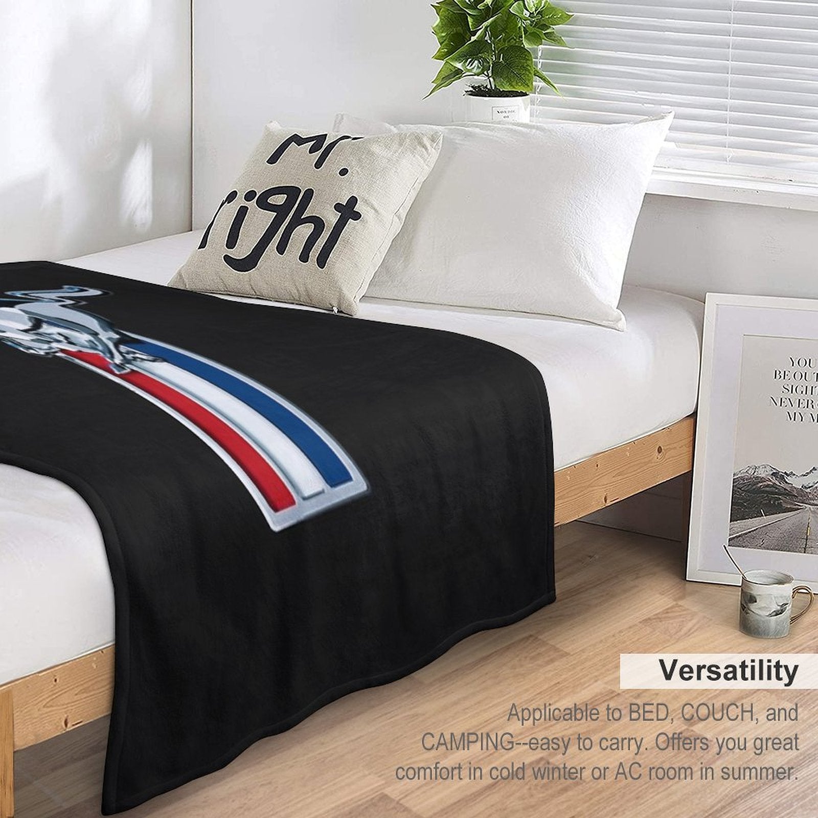 Ford Mustang Logo Machine-washable Throw Blanket