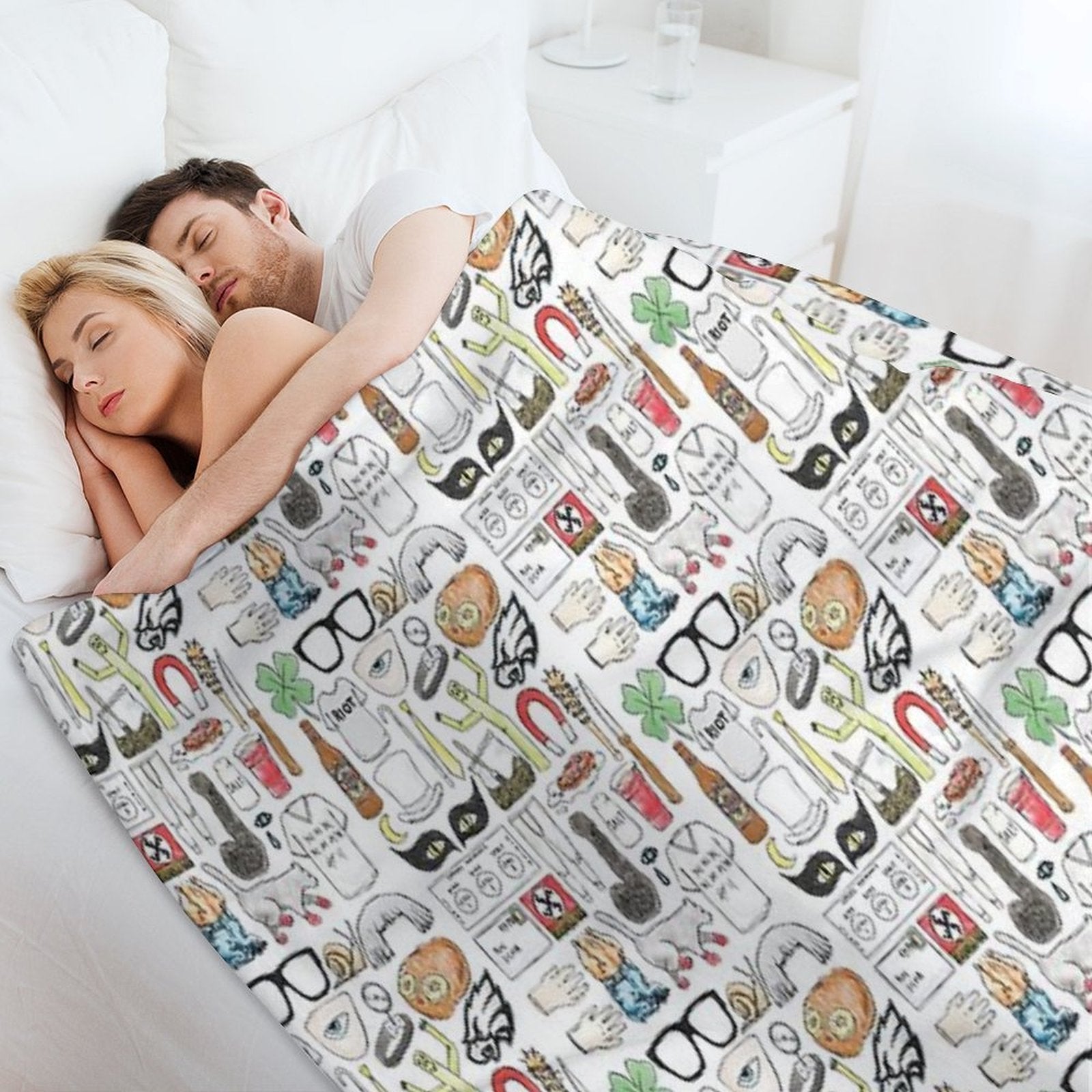 ALWAYS SUNNY Iconic Times All-season Throw Blanket