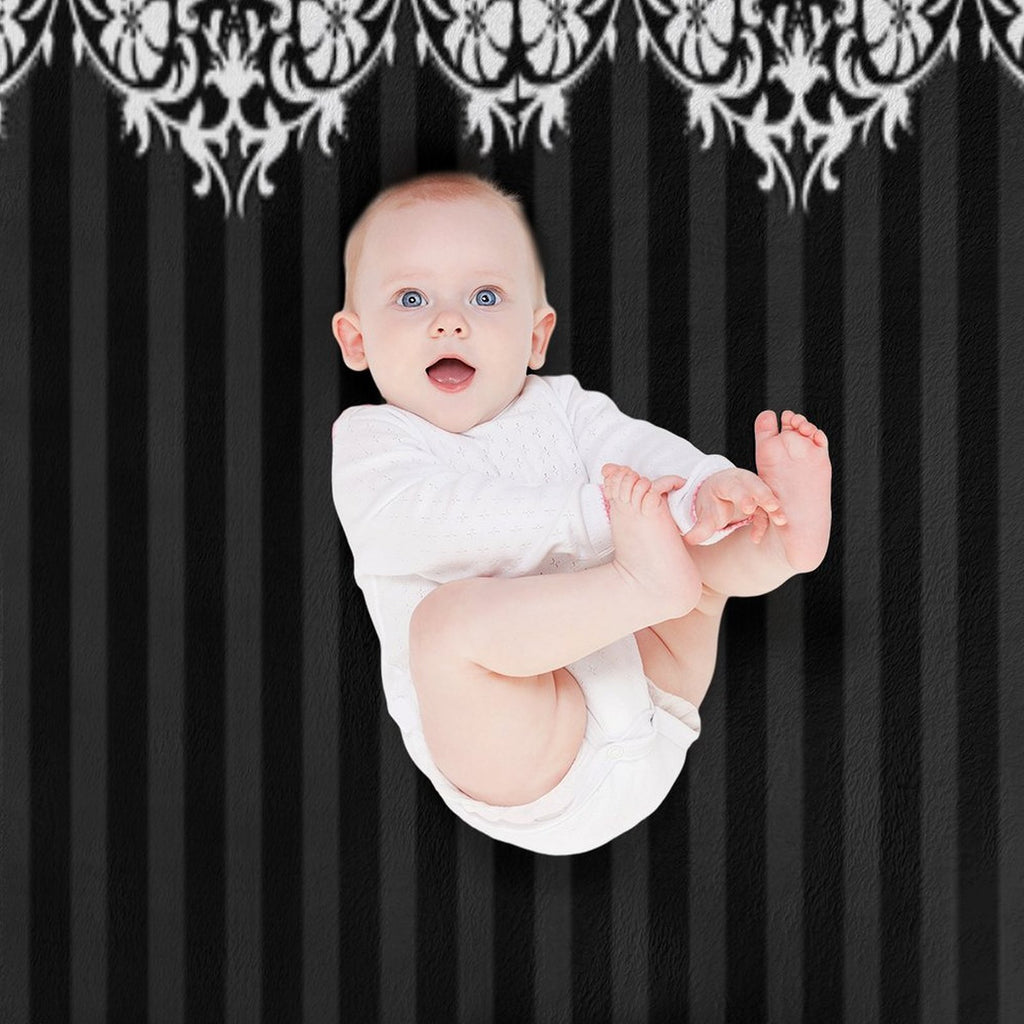 Black And White Damask Pattern Compact Throw Blanket