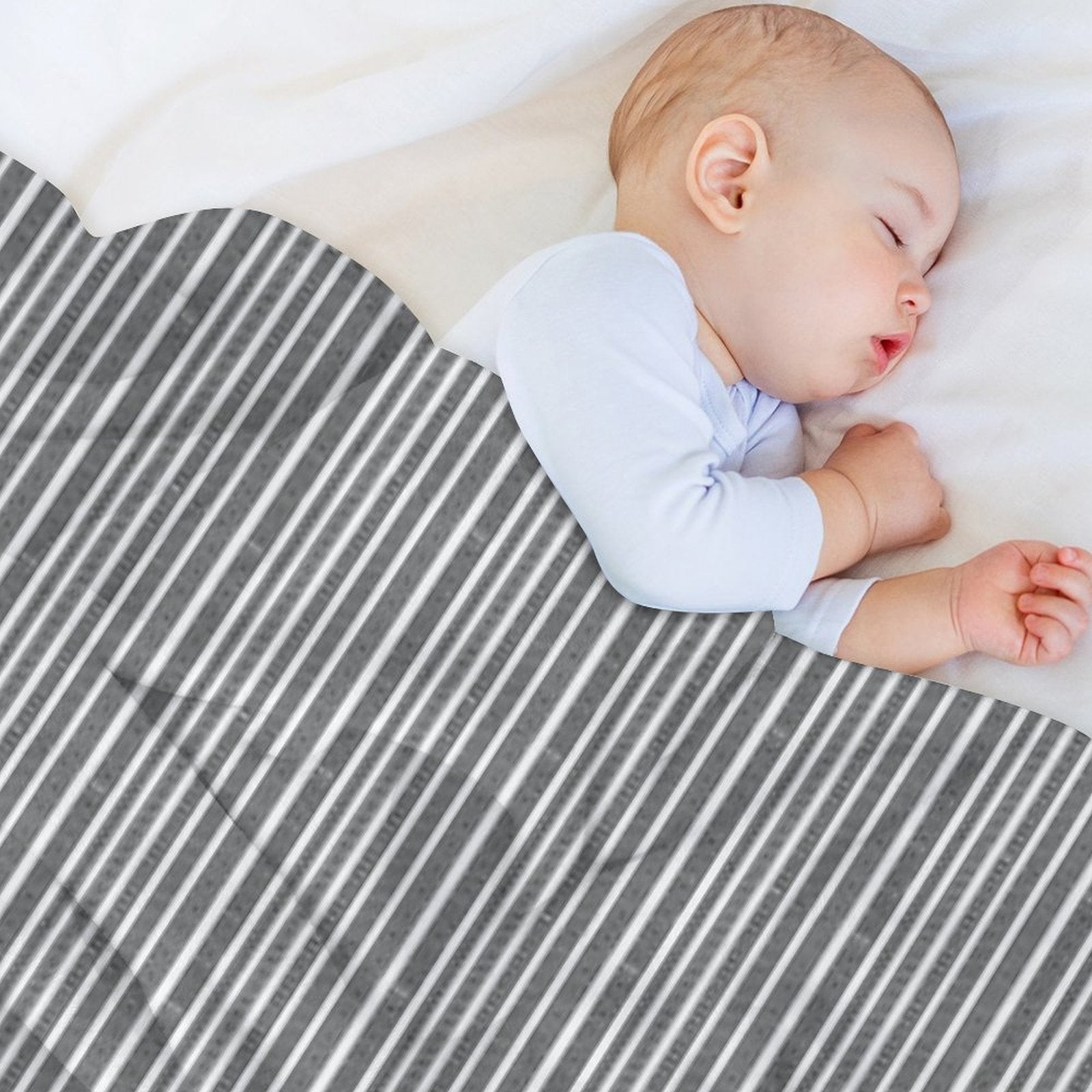 Traingle Pattern Machine-washable Throw Blanket