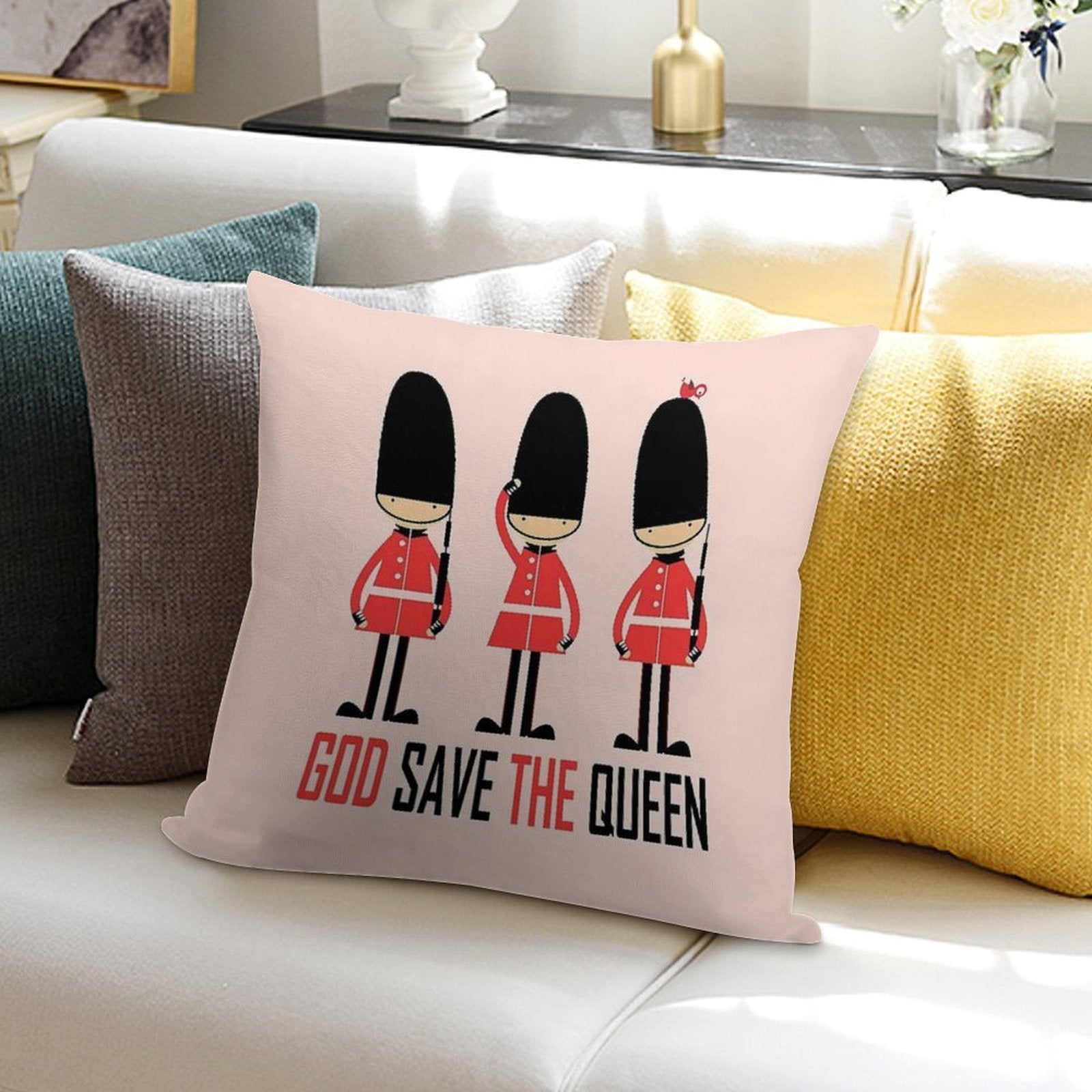 Vintage Funny London Queen Guard United Kingdom Soldier Retro British Souvenir UK Gift Soft Hidden Zipper Throw Pillow