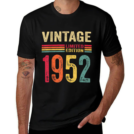 70 Year Old Gifts Vintage 1952 Limited Edition 70th Birthday  Lightweight T-Shirt
