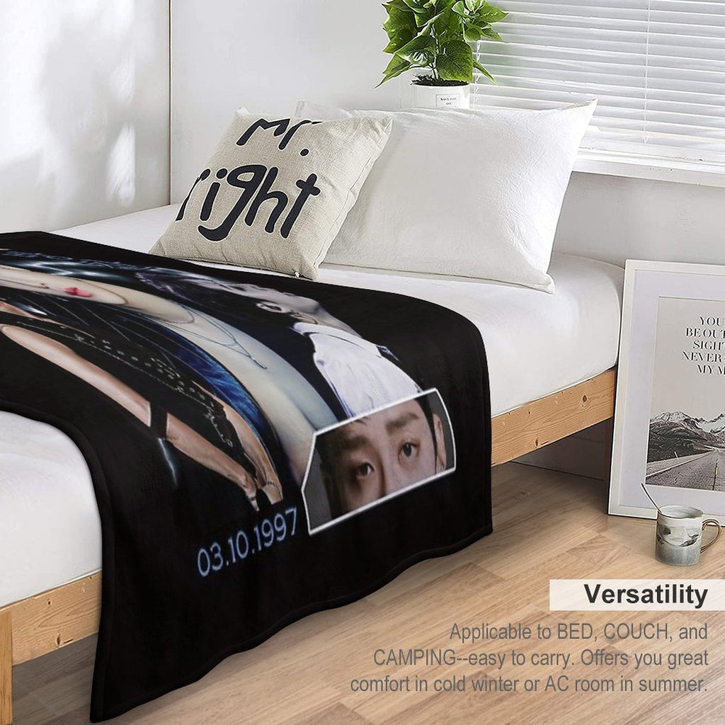 Bang Chan Shirt Vintage 90 Retro T Shirt Tee Easy Care Throw Blanket