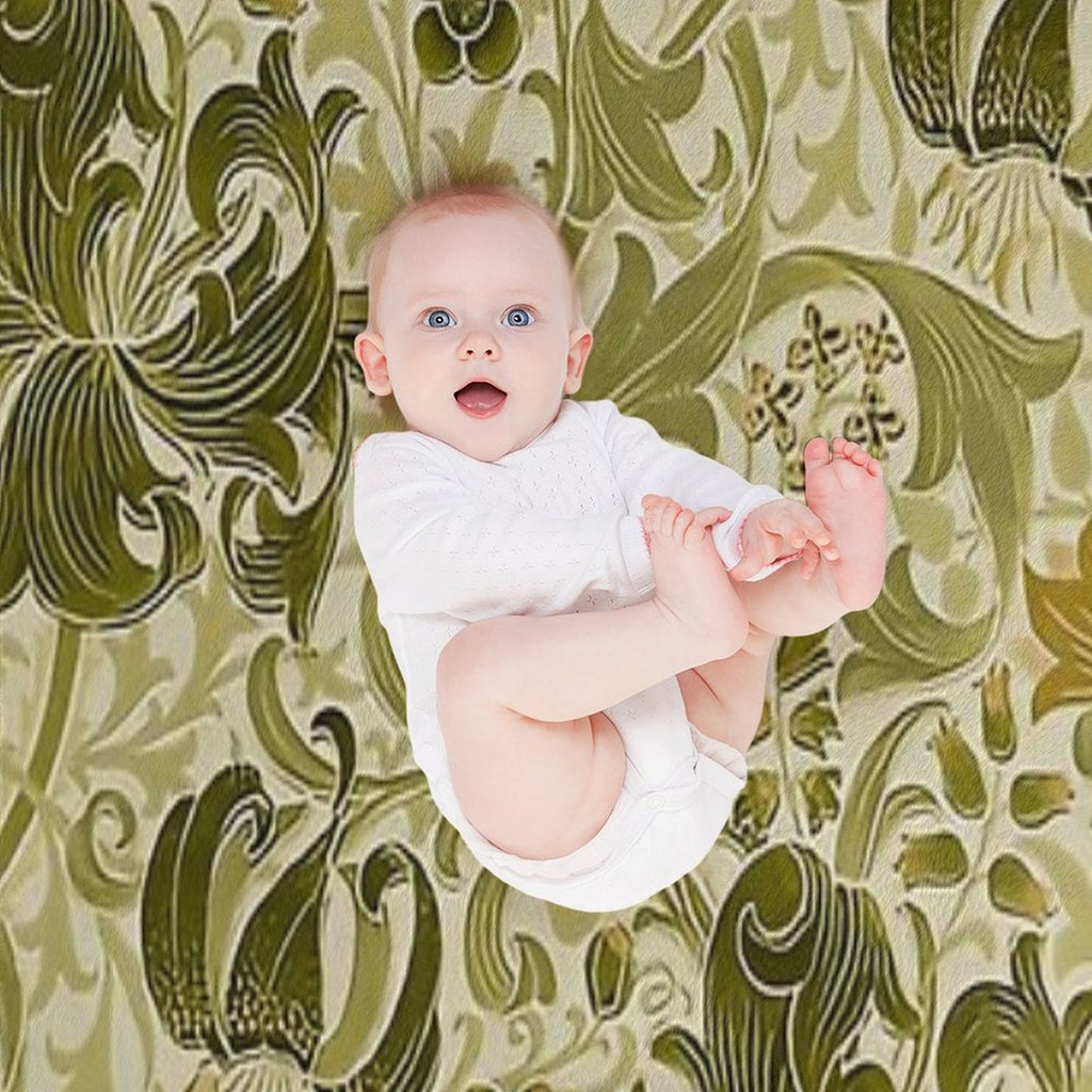 William Morris - Honeysucklea 'No,02. Lightweight Throw Blanket