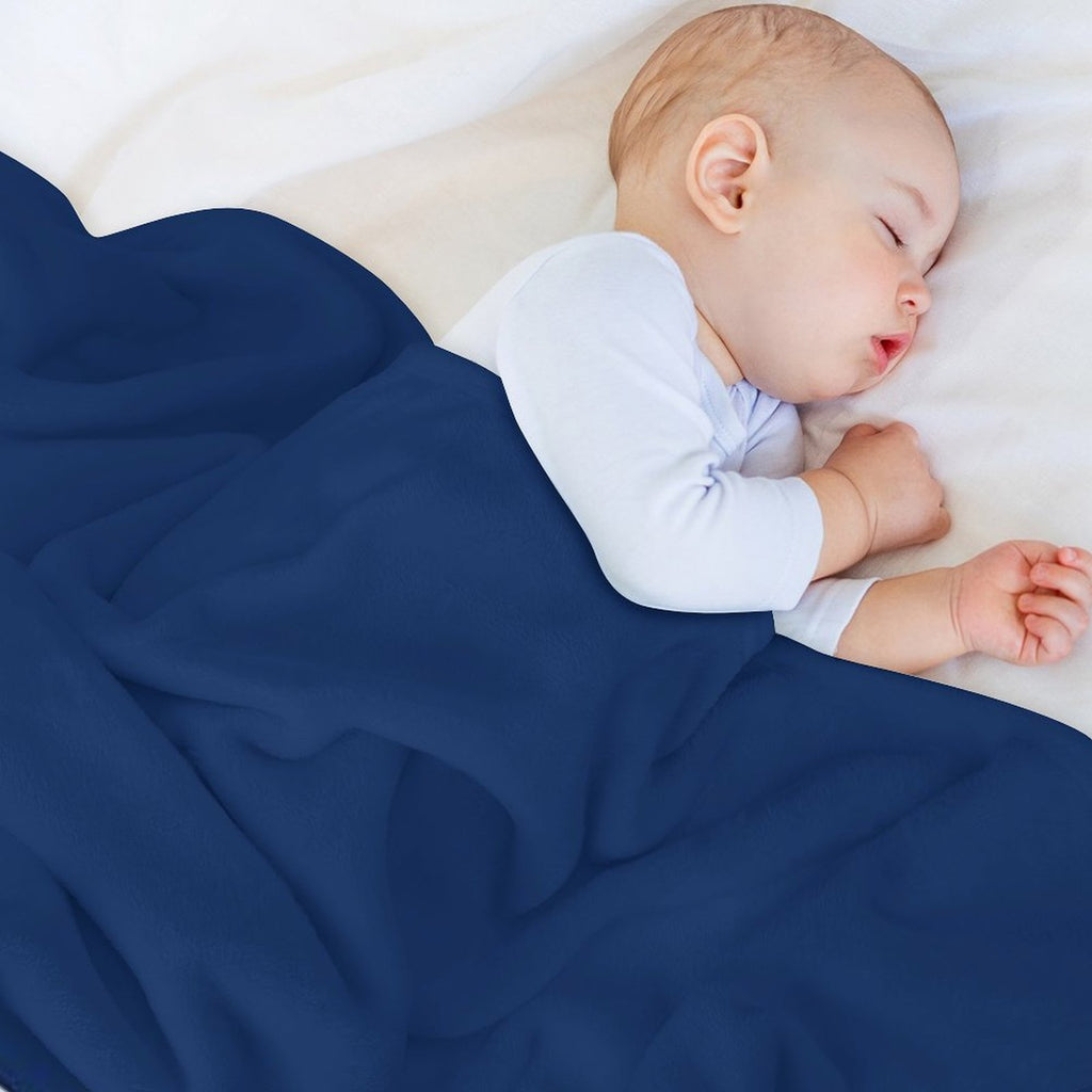 White Retro U of T Outline Eco-conscious Throw Blanket