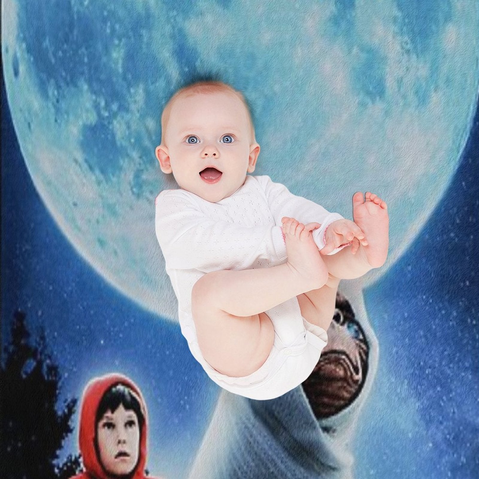 E.T. The Extra Terrestrial (1982) Movie Classic . Premium Throw Blanket
