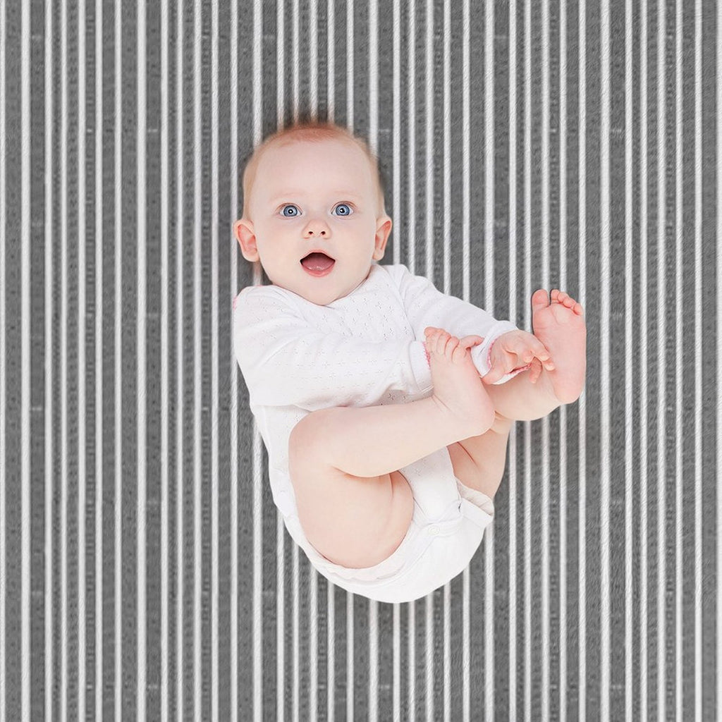 Traingle Pattern Machine-washable Throw Blanket
