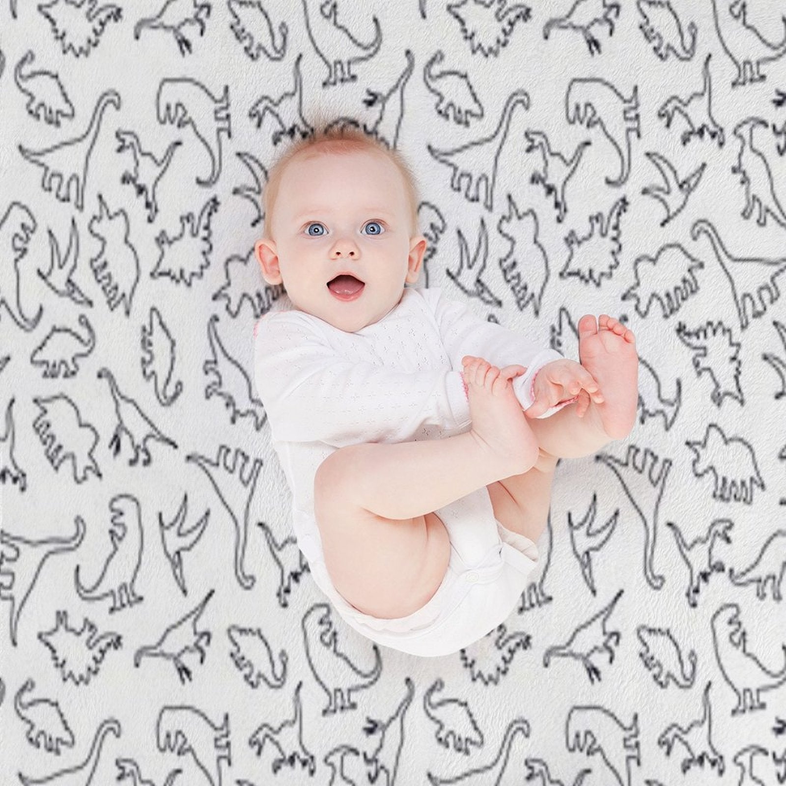 Dinosaur Pattern Outline (Dark Outline) Comfort Throw Blanket