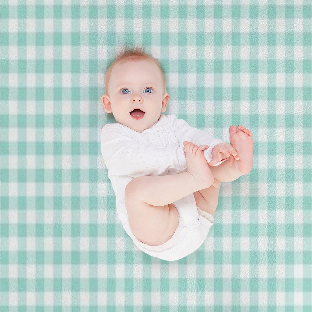 Aqua Gingham Checkered Pattern Design Machine-washable Throw Blanket