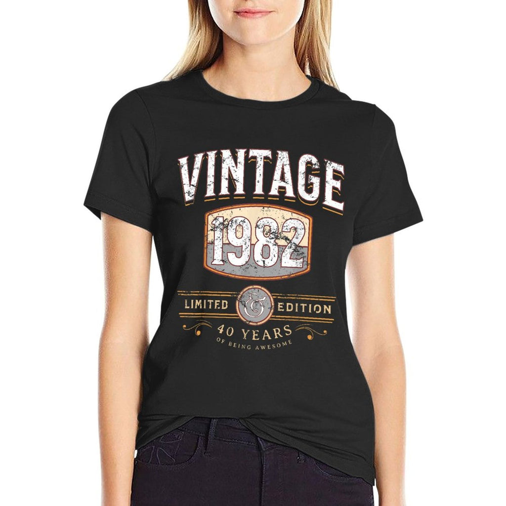40 Years Old Vintage 1982 Limited Edition 40th Birthday  Ribbed Collar T-Shirt