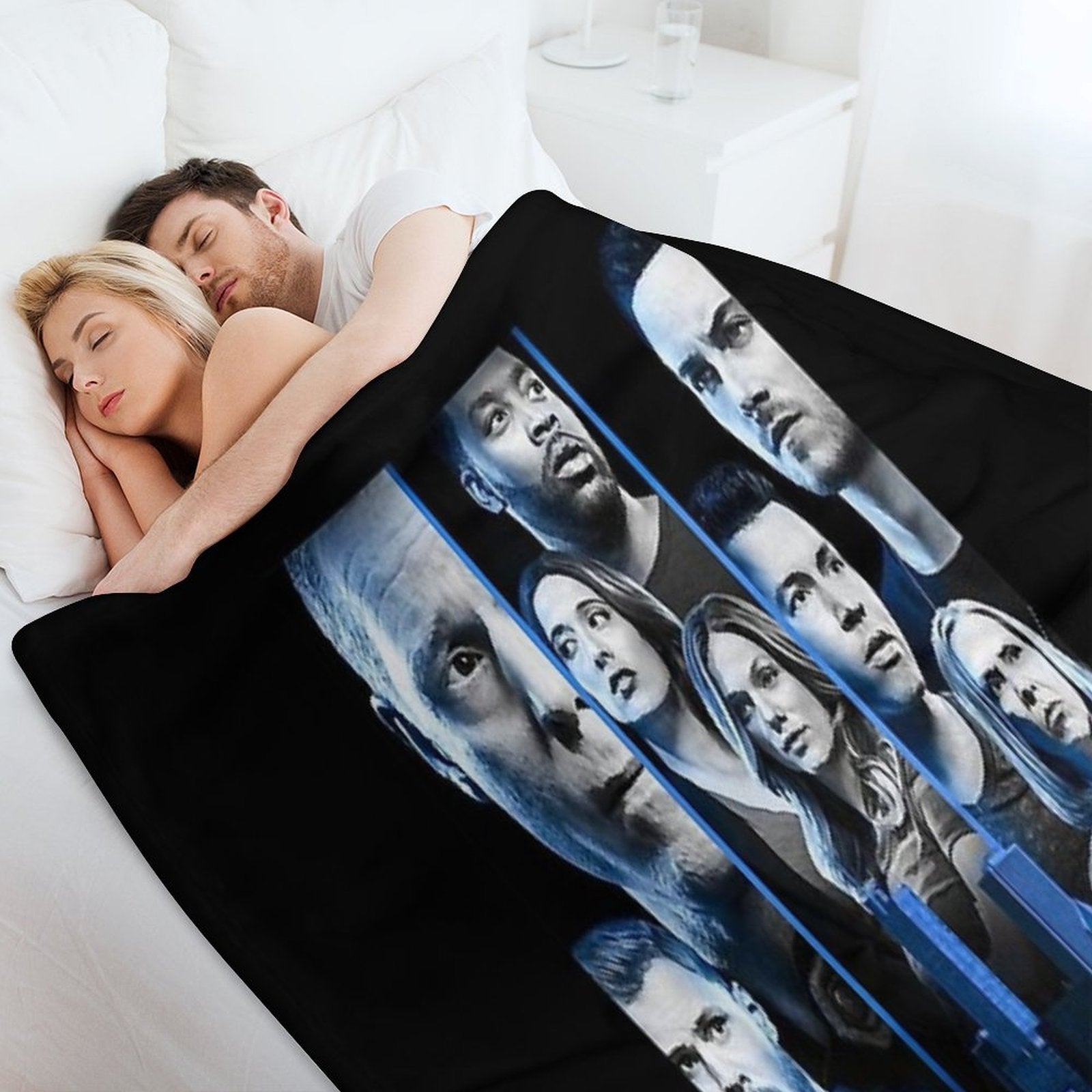 Black Graphic Chicago Med.Thank You For The Memories Signatures Lightweight Throw Blanket
