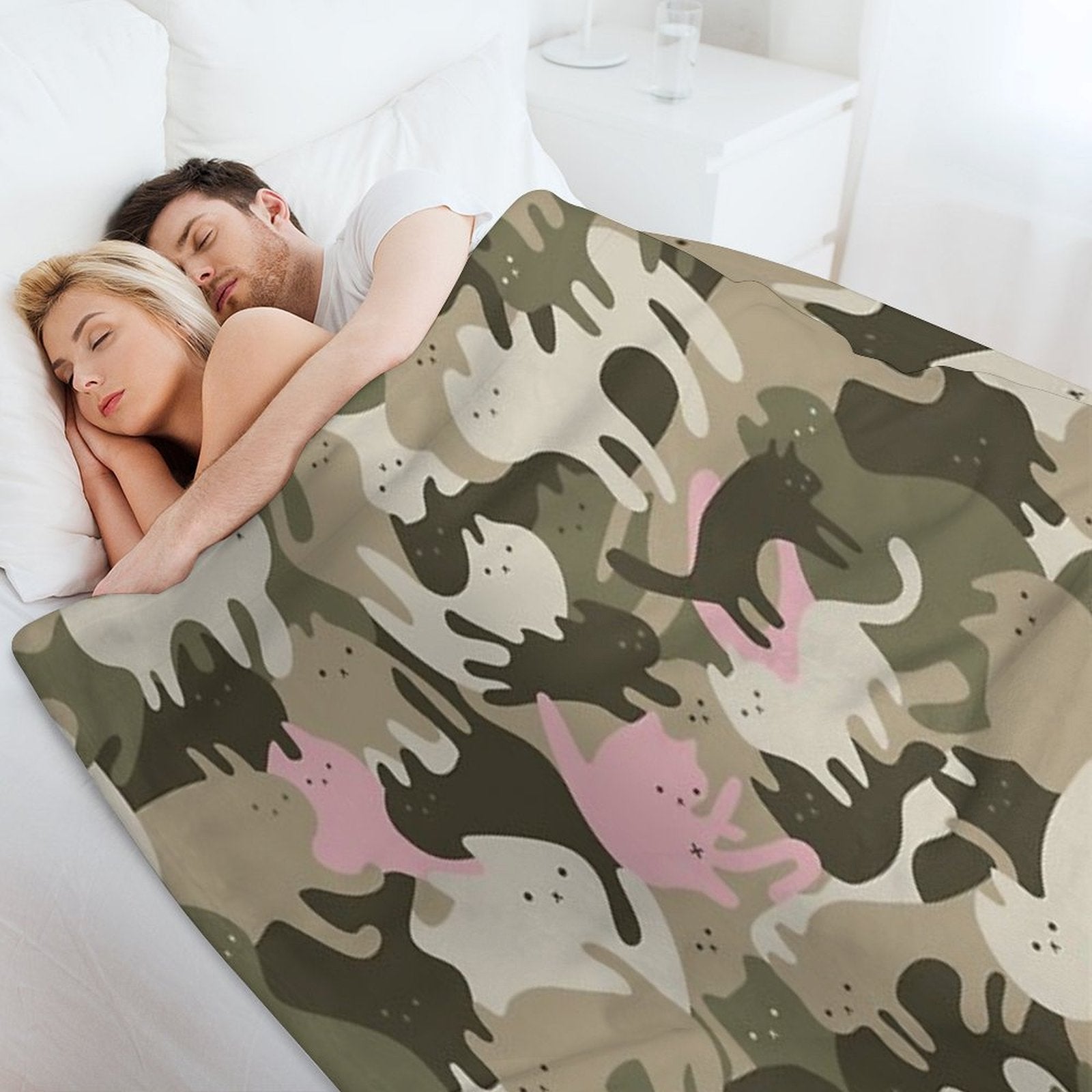 CATmouflage - Light Pink Army Pattern Plush Throw Blanket