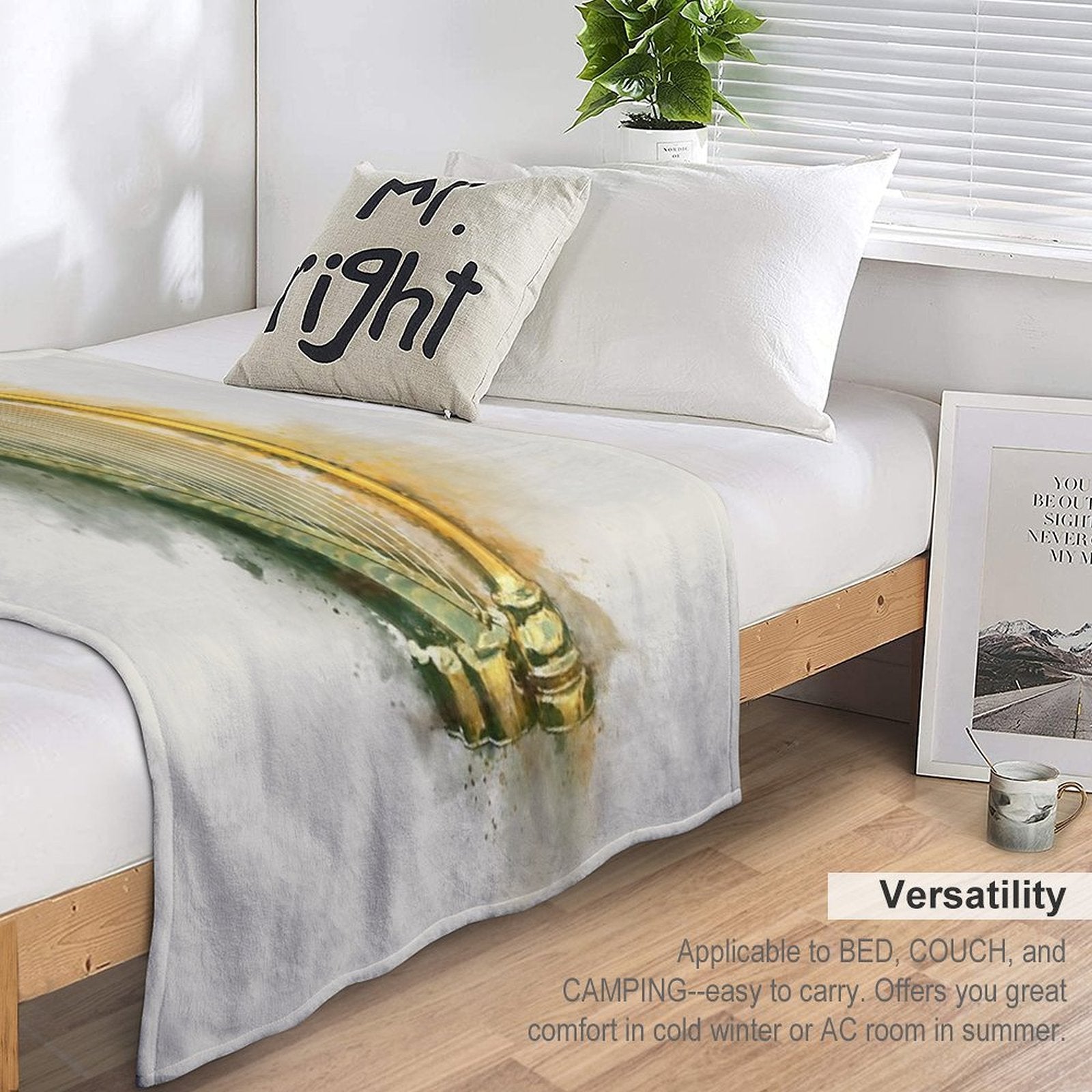 Classical Harp in Golden Watercolor Wrinkle-free Throw Blanket
