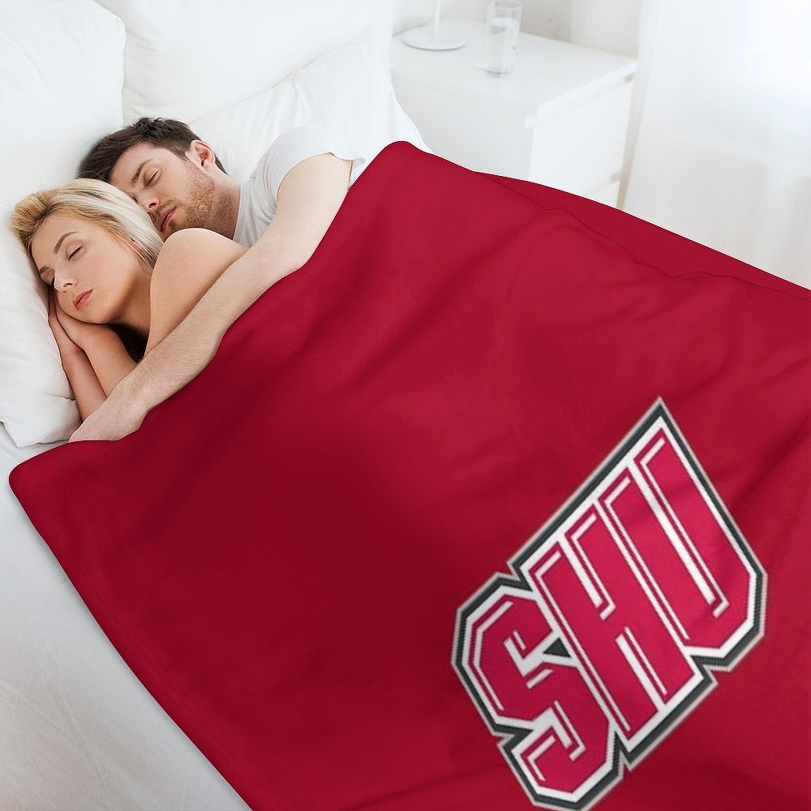 SHU Pioneers Logo Machine-washable Throw Blanket