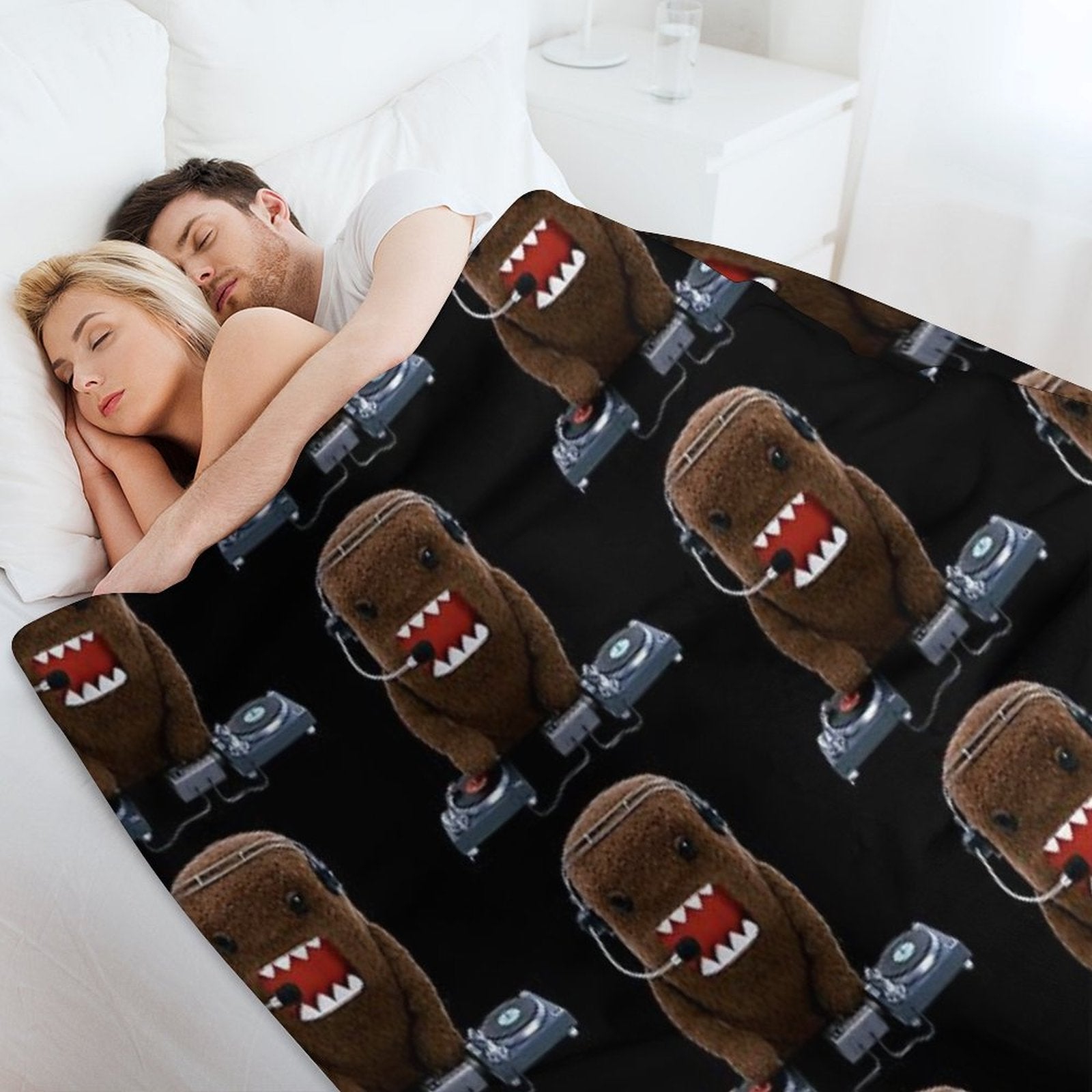 DJ Domo-kun Quick-dry Throw Blanket