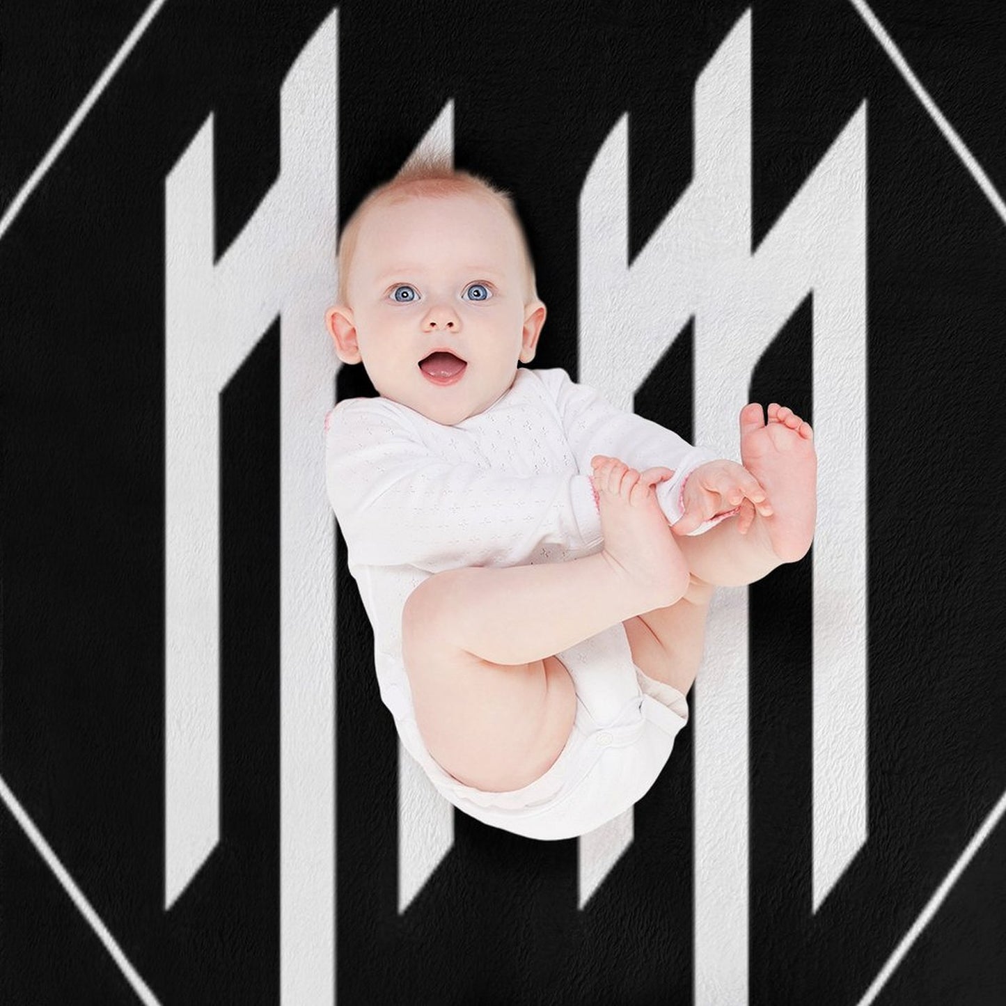 MM Logo Anti-pilling Throw Blanket