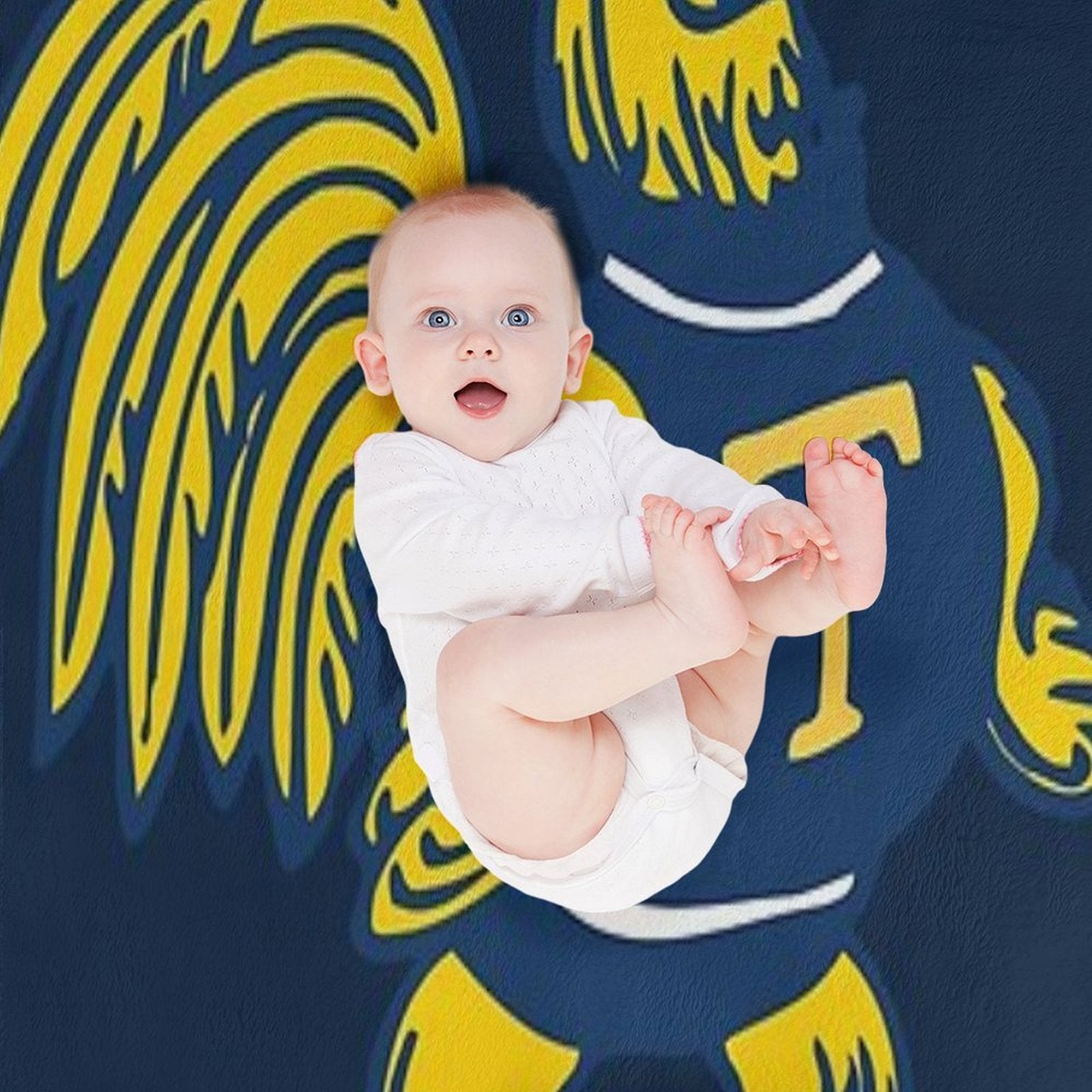 Trinity College (CT) Trinity Bantams Sustainable Throw Blanket