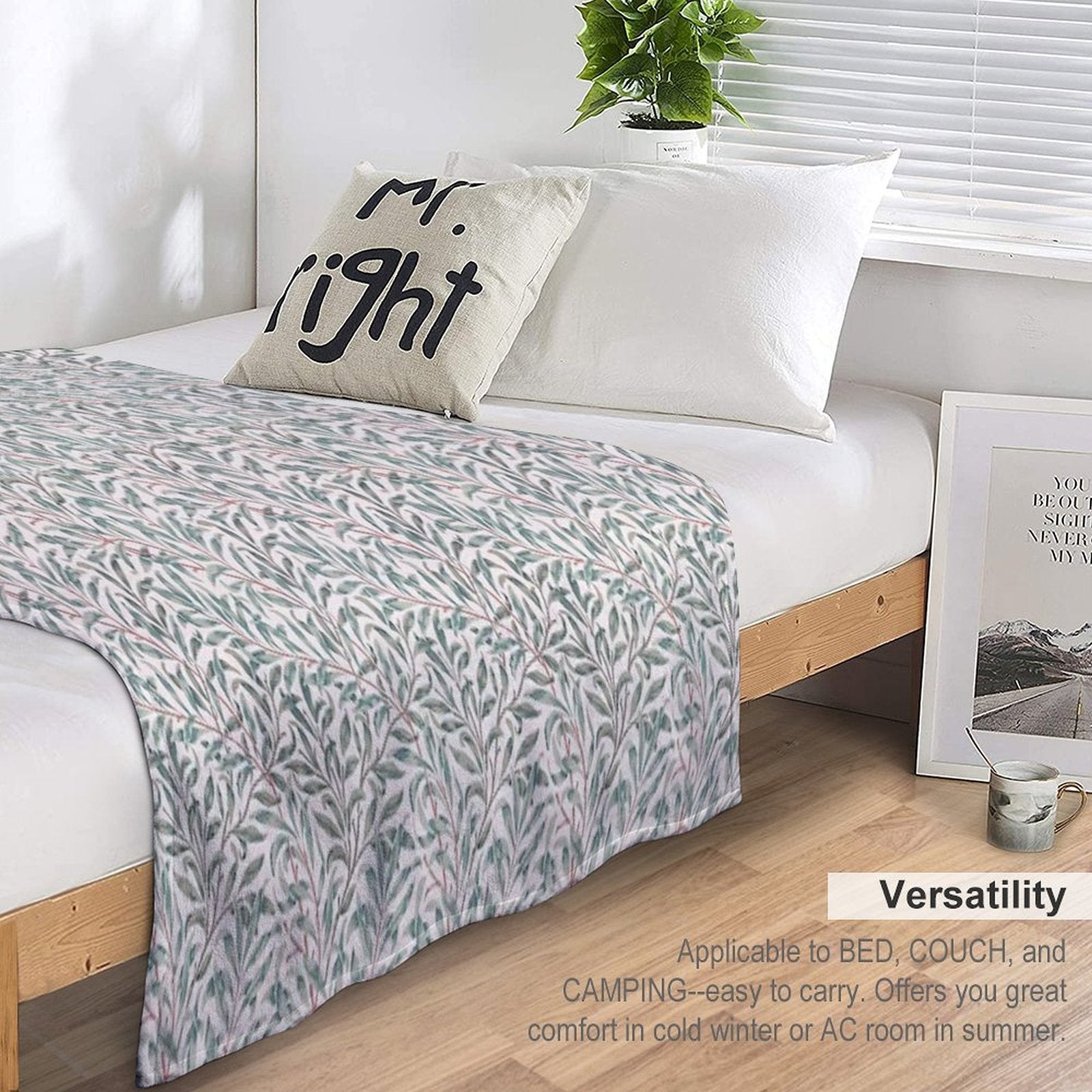 William Morris Pattern - Flowers & Leaves Wrinkle-free Throw Blanket