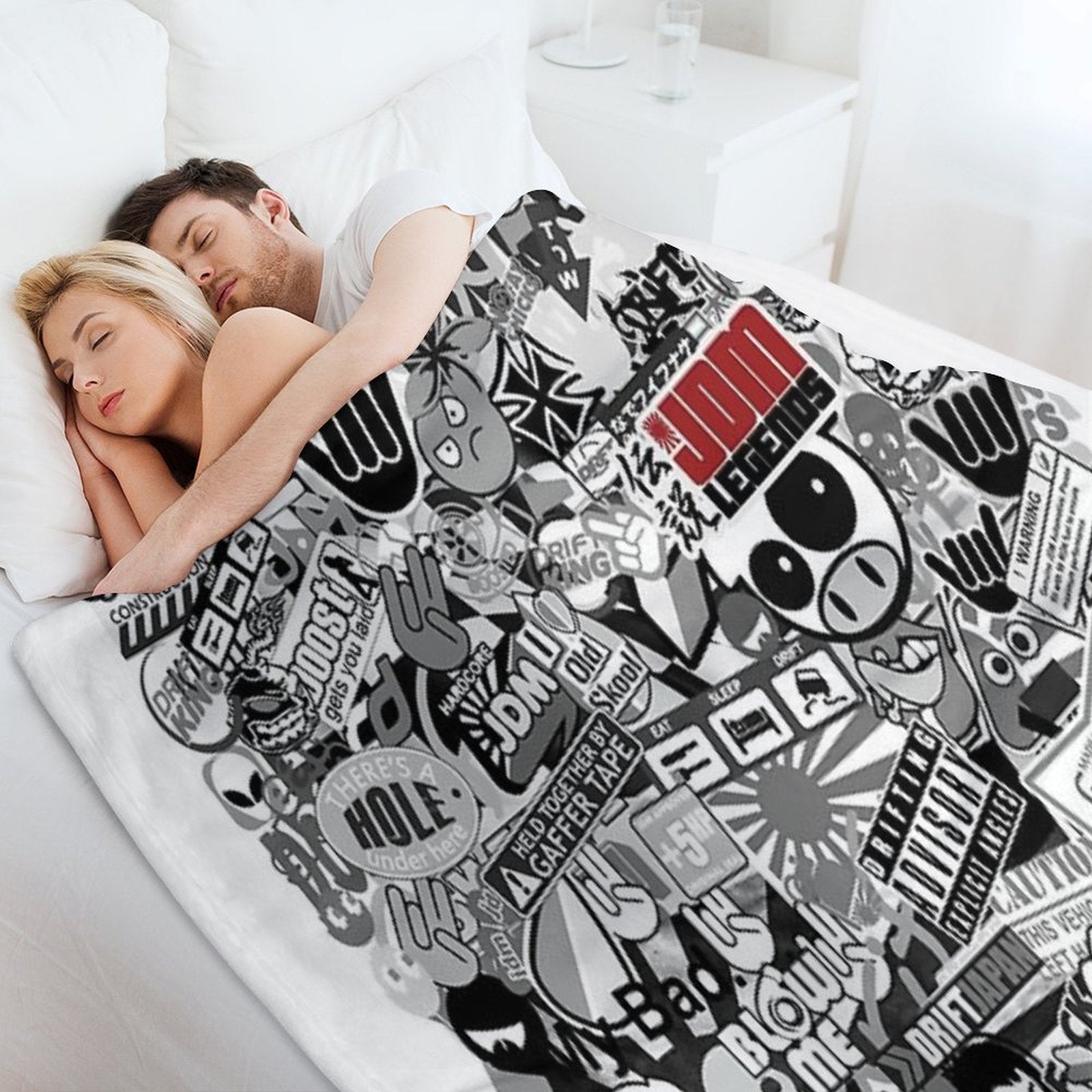 JDM LEGENGS Travel-friendly Throw Blanket
