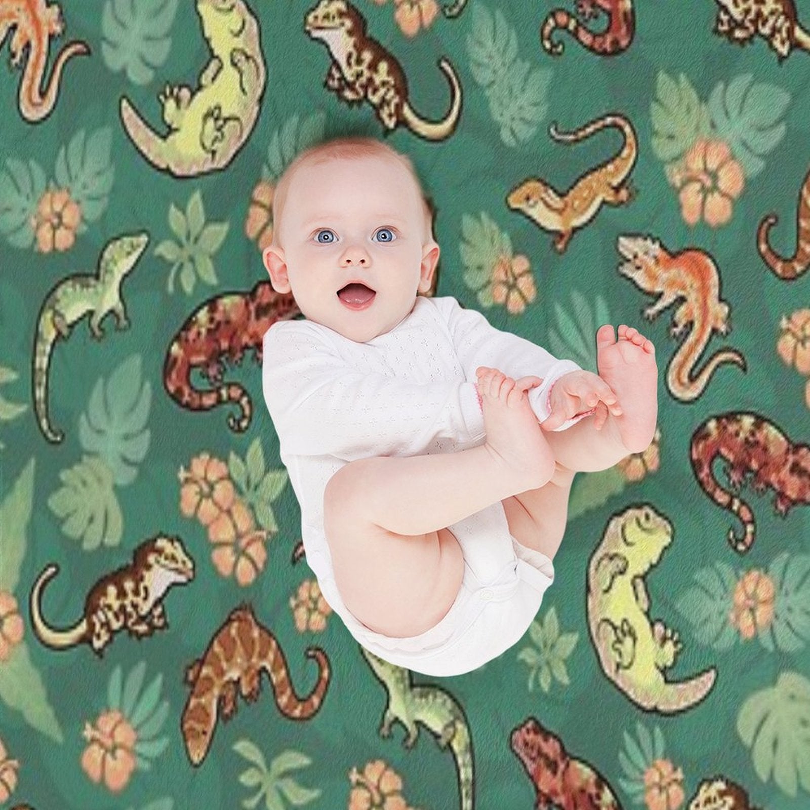 Gecko Family in Green Durable Throw Blanket