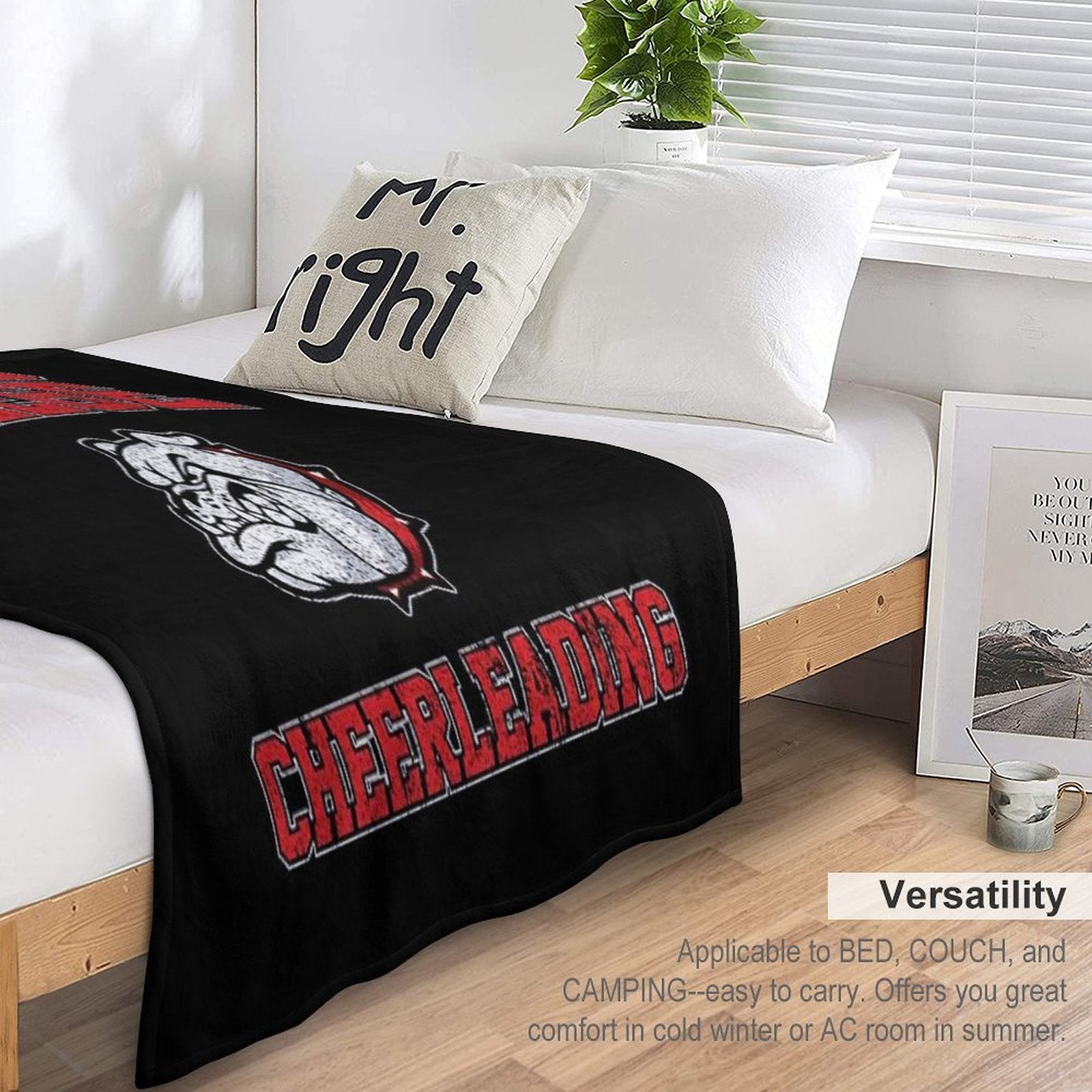 Navarro Bulldogs Cheerleading Machine-washable Throw Blanket