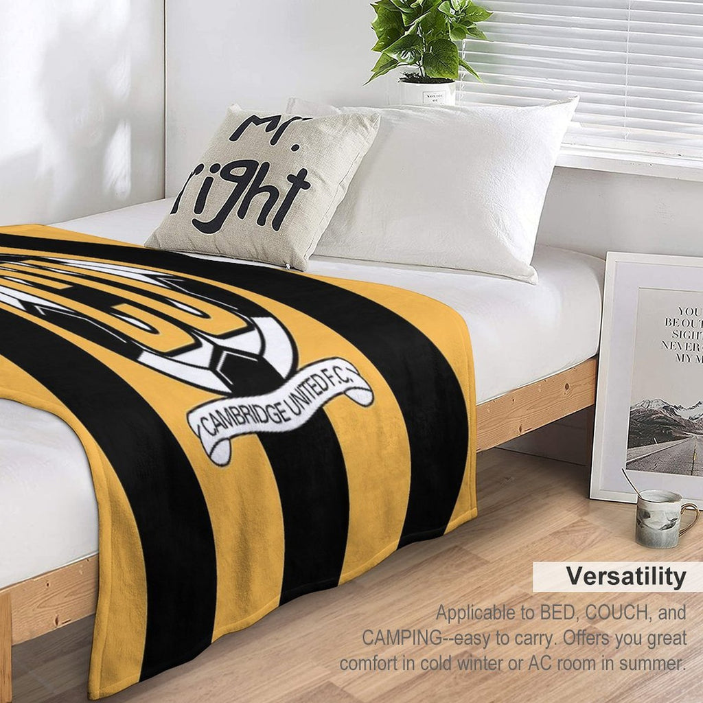 Cambridge United FC Logo - Stripes Quick-dry Throw Blanket