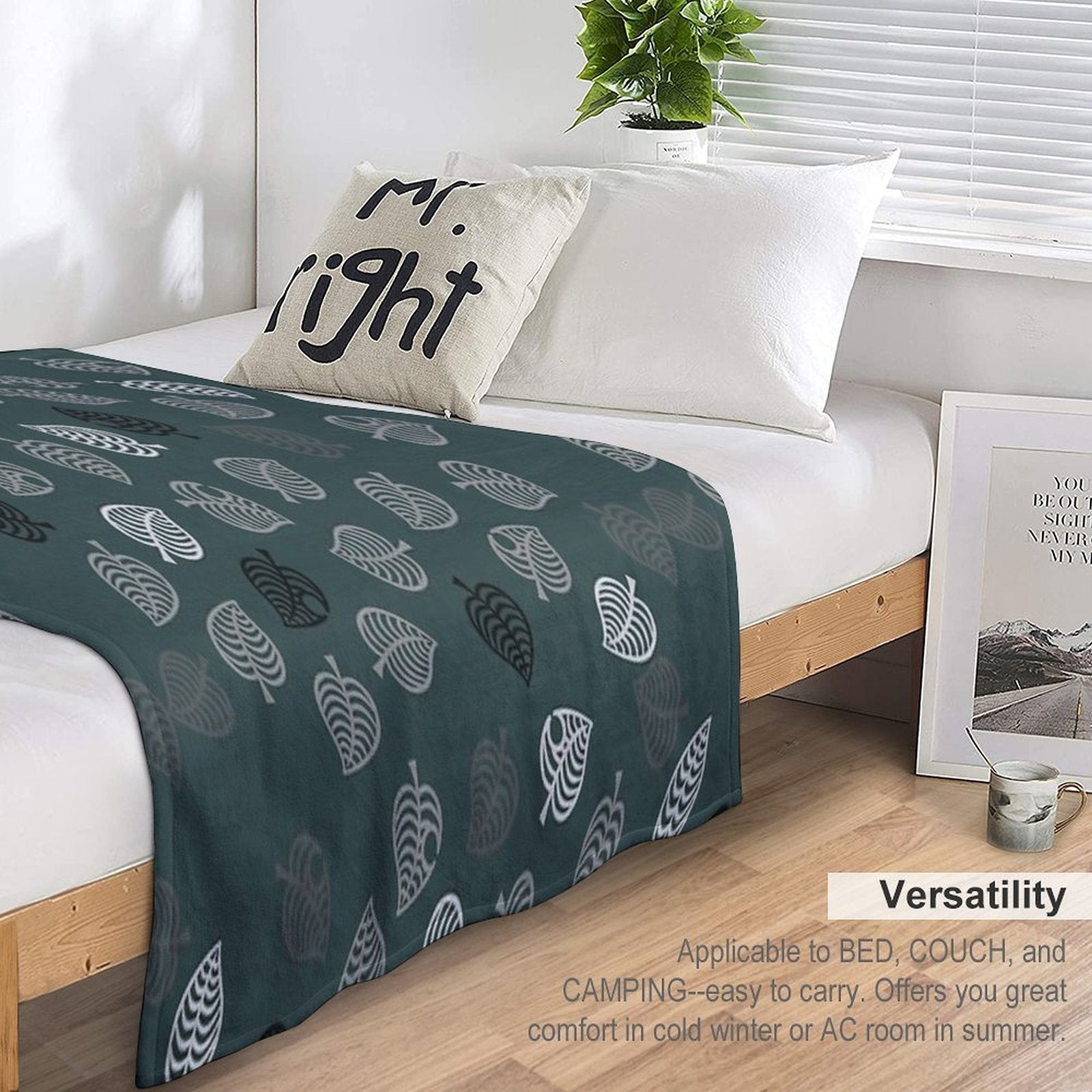 Nook Leaf Aloha Logo - Black And White on Green Anti-pilling Throw Blanket