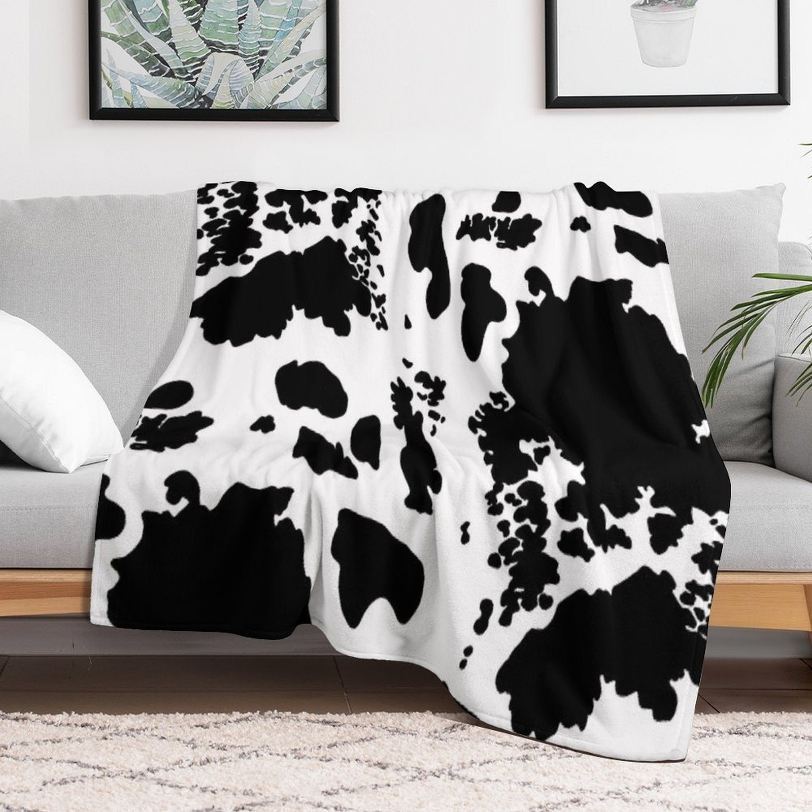 Black And White Cowhide Print Pattern Lightweight Throw Blanket