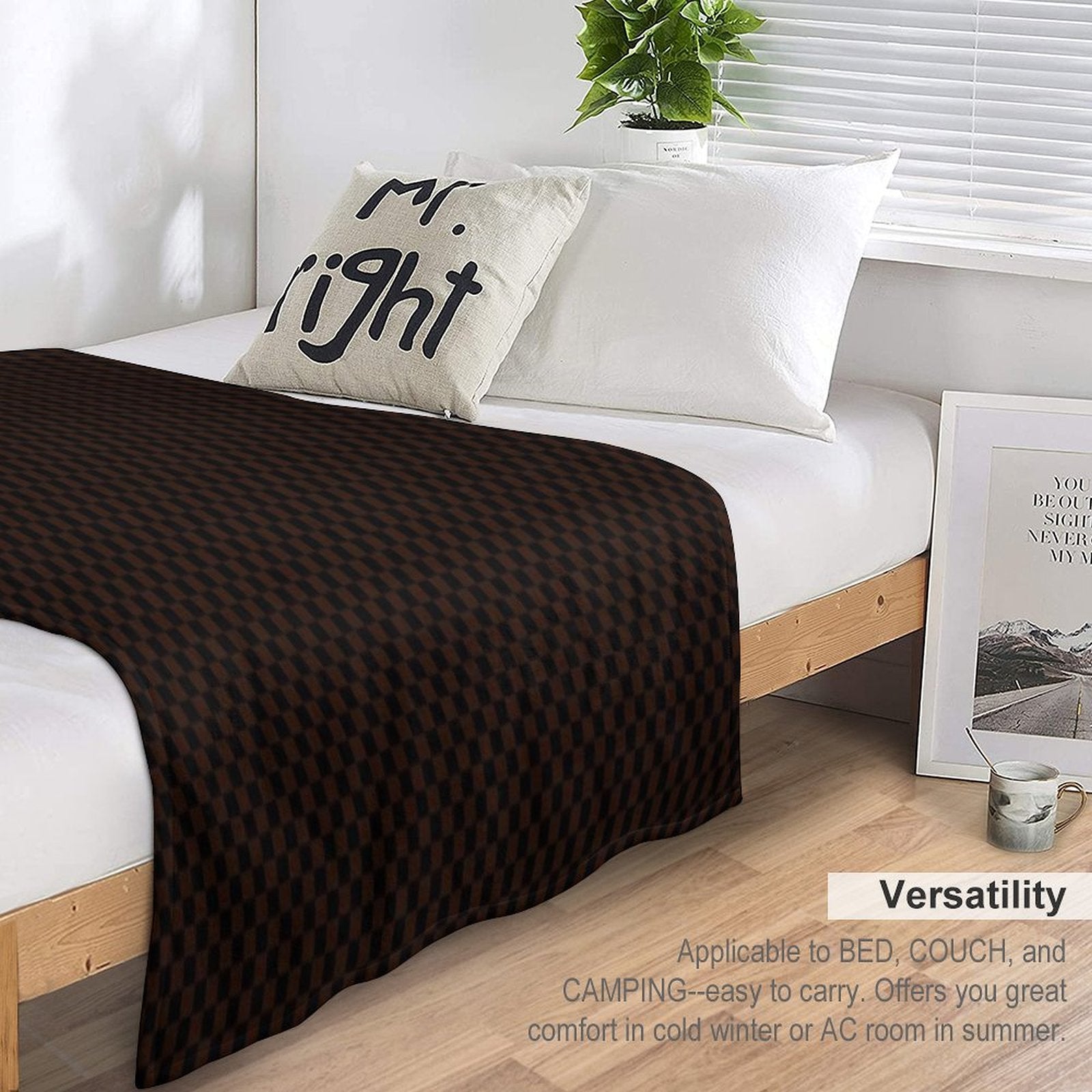 Checkers - Dark Brown And Black Pattern Mat Lightweight Throw Blanket