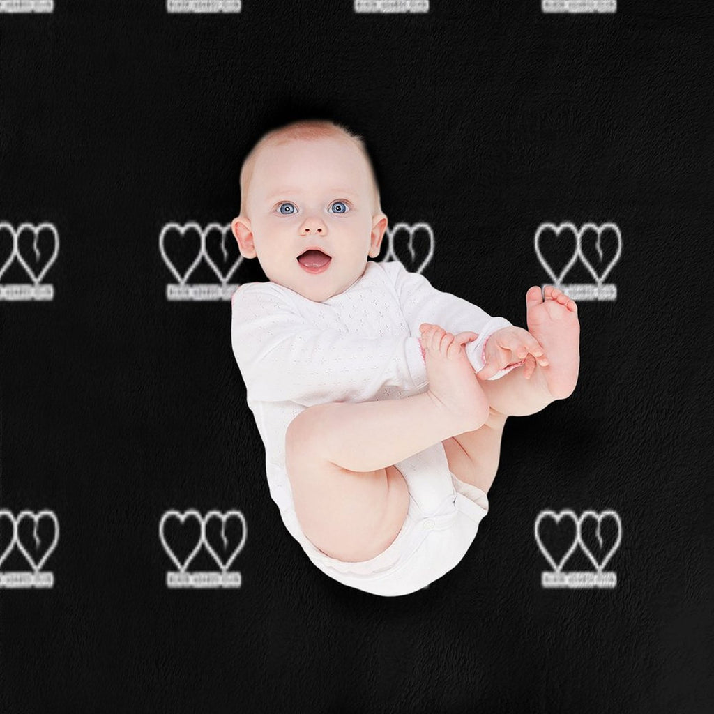 Black Hearts Club Yungblud Design Easy Care Throw Blanket