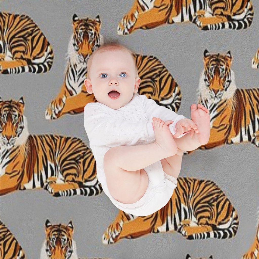 Tiger Pattern on Grey Background Quick-dry Throw Blanket