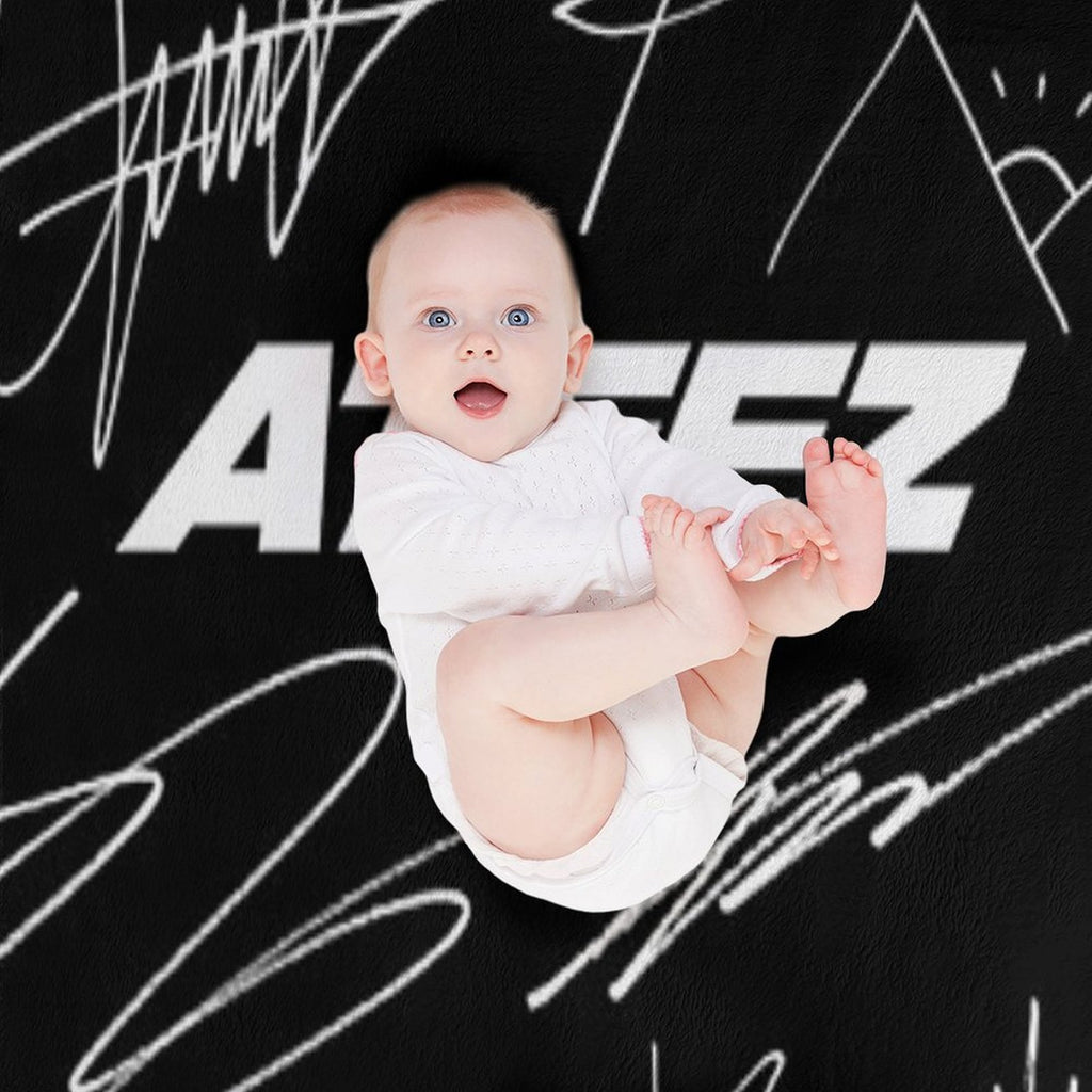 ATEEZ - Logo + Autographs (black) Plush Throw Blanket
