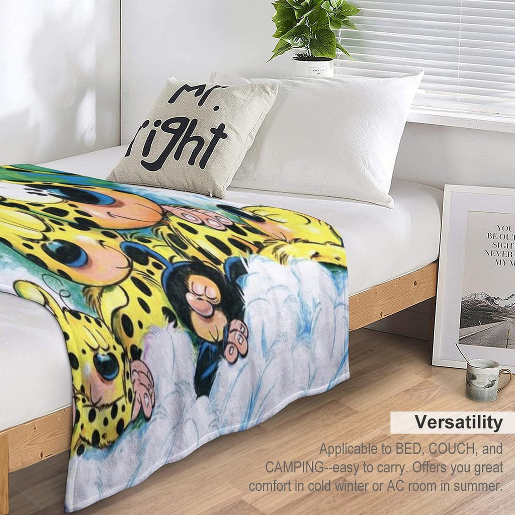 Marsupilami with Family Sleeping Easy Care Throw Blanket